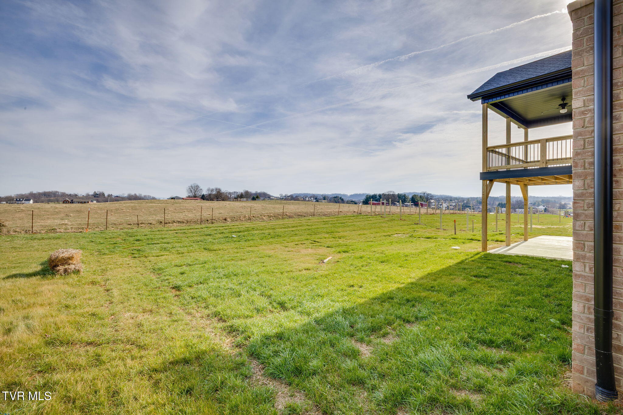 Jonesborough, Tennessee, 37659, United States, 4 Bedrooms Bedrooms, ,3 BathroomsBathrooms,Residential,For Sale,1974561