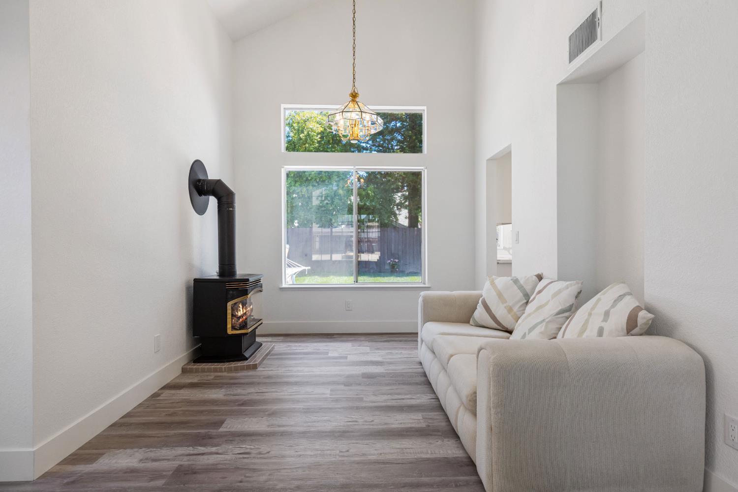 Roseville, California, 95747, United States, 3 Bedrooms Bedrooms, ,3 BathroomsBathrooms,Residential,For Sale,1976099