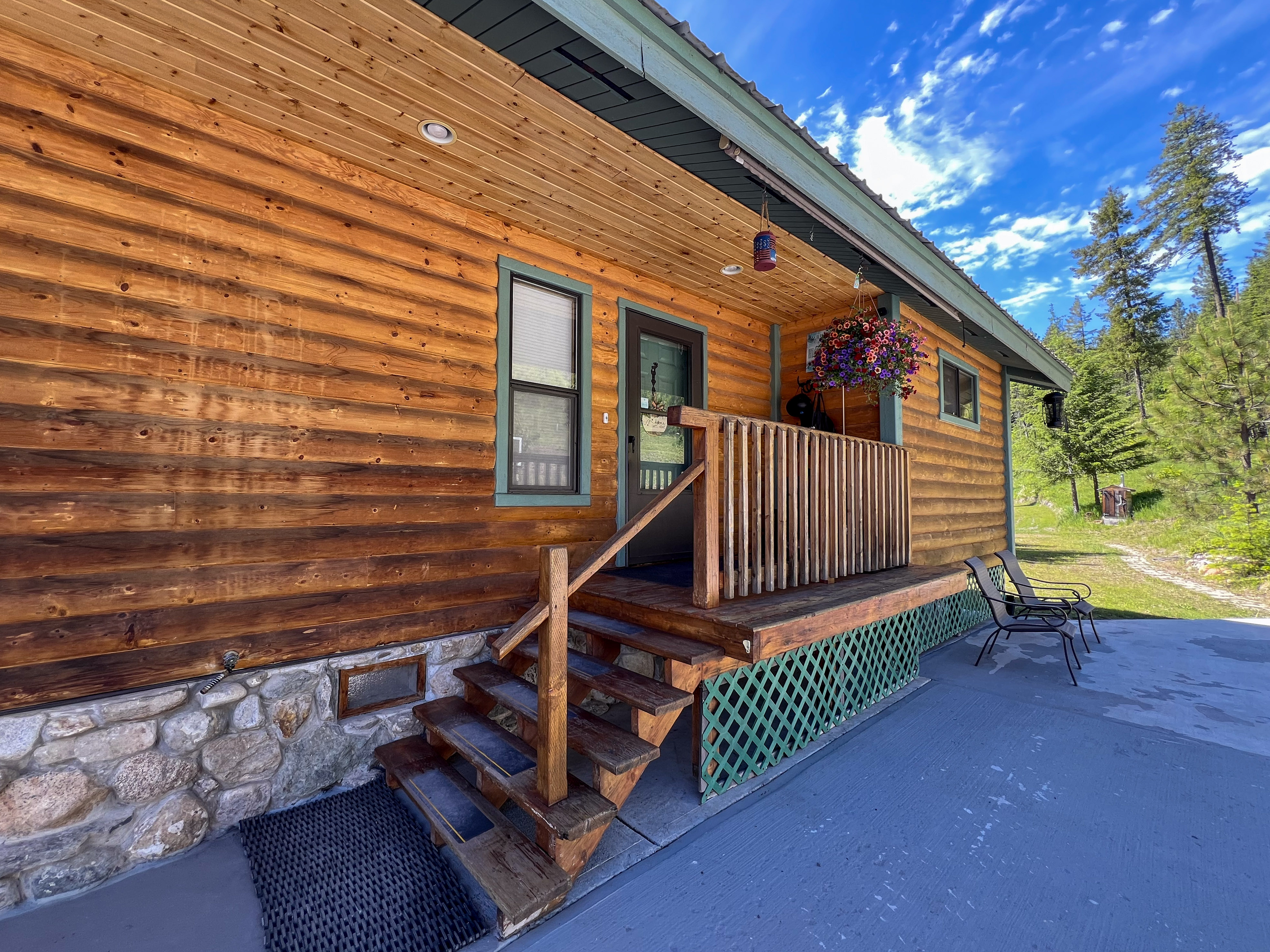 Colville, Washington, 99114, United States, 2 Bedrooms Bedrooms, ,2 BathroomsBathrooms,Residential,For Sale,1928739