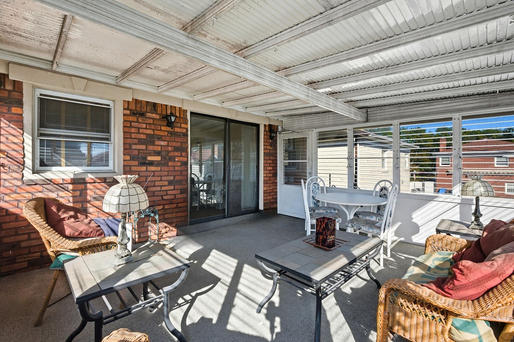 Howard, New York, 11414, United States, 4 Bedrooms Bedrooms, ,3 BathroomsBathrooms,Residential,For Sale,1975737