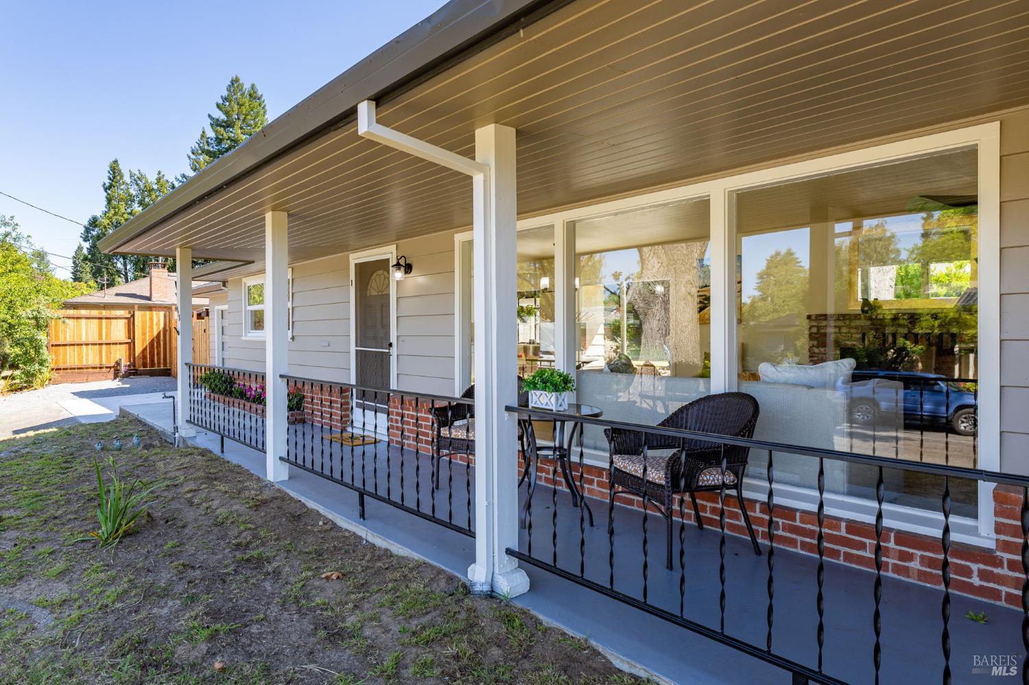 Sebastopol, California, 95472, United States, 2 Bedrooms Bedrooms, ,1 BathroomBathrooms,Residential,For Sale,2048872