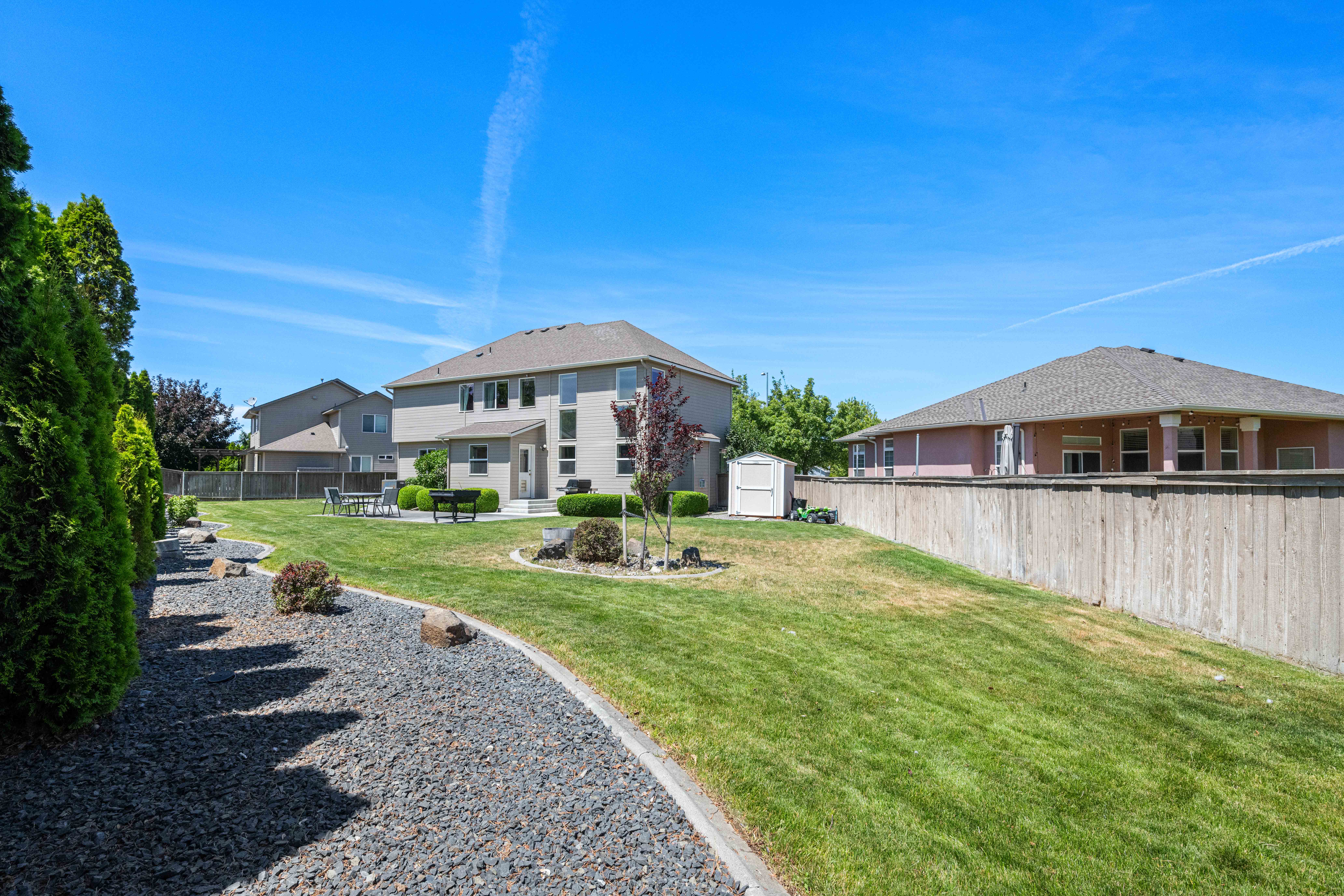  4+ Bedrooms with 3 car garage in Creekstone - 物件實景