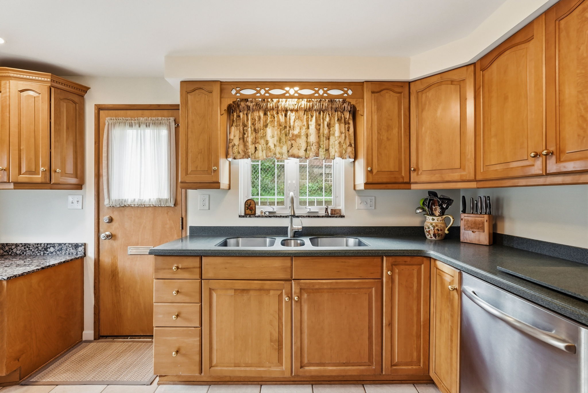  2722 Espy Avenue, Pittsburgh, PA 15216 - 物件實景