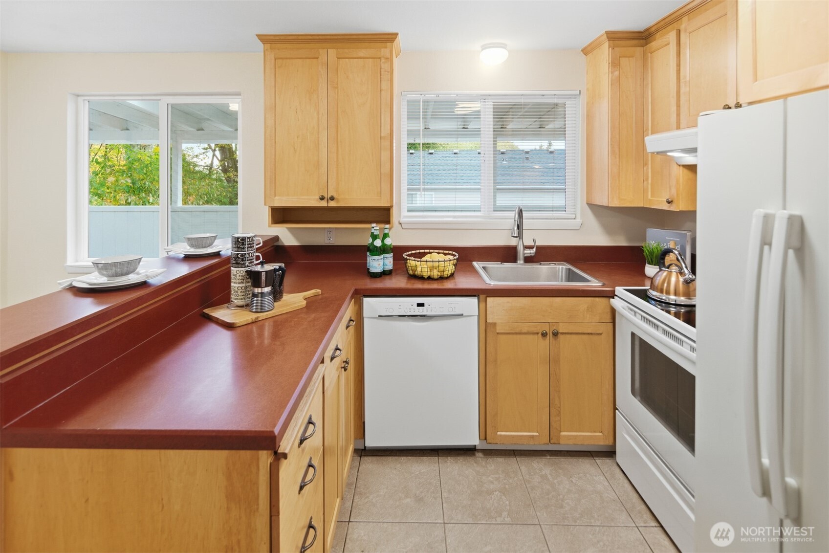 Kirkland, Washington, 98033, United States, 4 Bedrooms Bedrooms, ,3 BathroomsBathrooms,Residential,For Sale,1988062