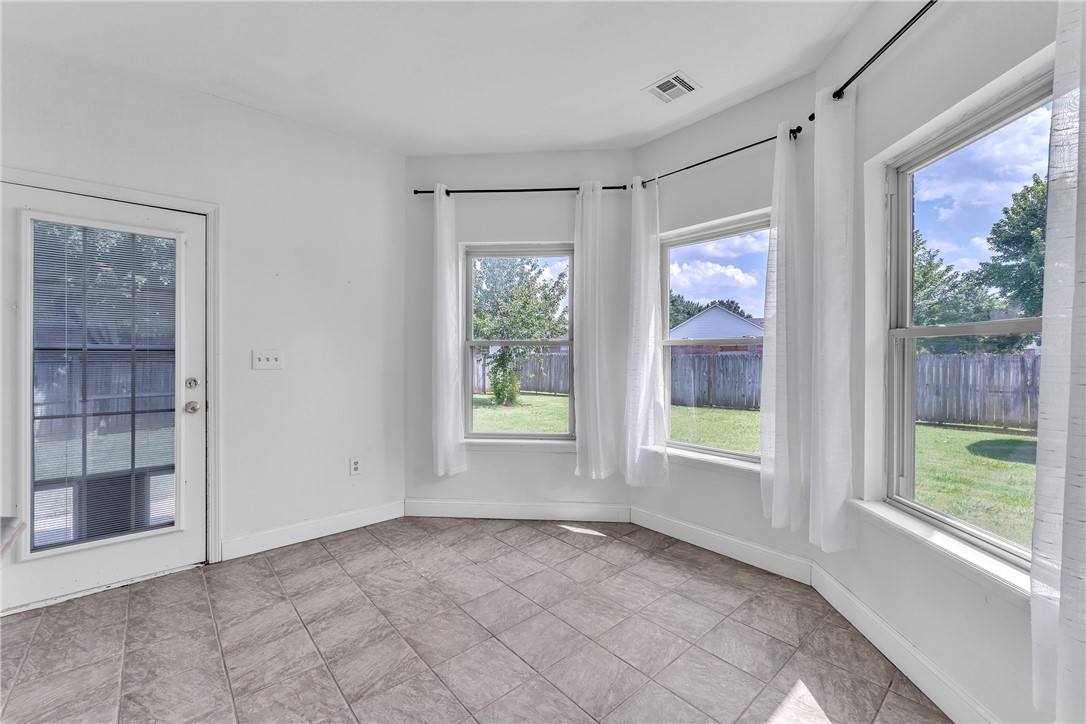Bentonville, Arkansas, 72713, United States, 5 Bedrooms Bedrooms, ,3 BathroomsBathrooms,Residential,For Sale,1882390