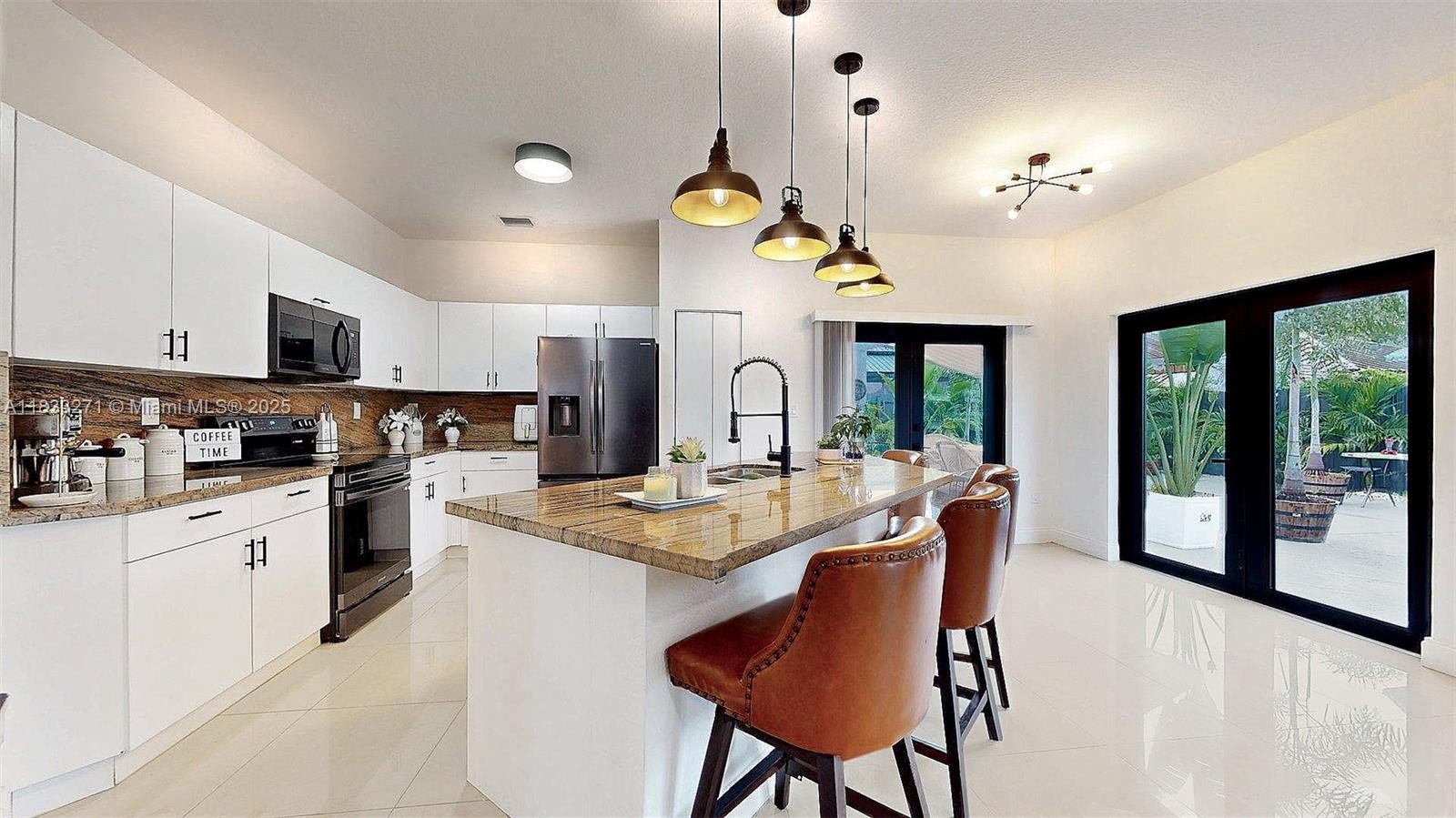 Homestead, Florida, 33033, United States, 5 Bedrooms Bedrooms, ,3 BathroomsBathrooms,Residential,For Sale,1937338