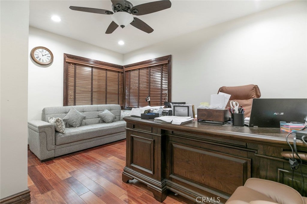 Glendale, California, 91201, United States, 4 Bedrooms Bedrooms, ,5 BathroomsBathrooms,Residential,For Sale,1969452