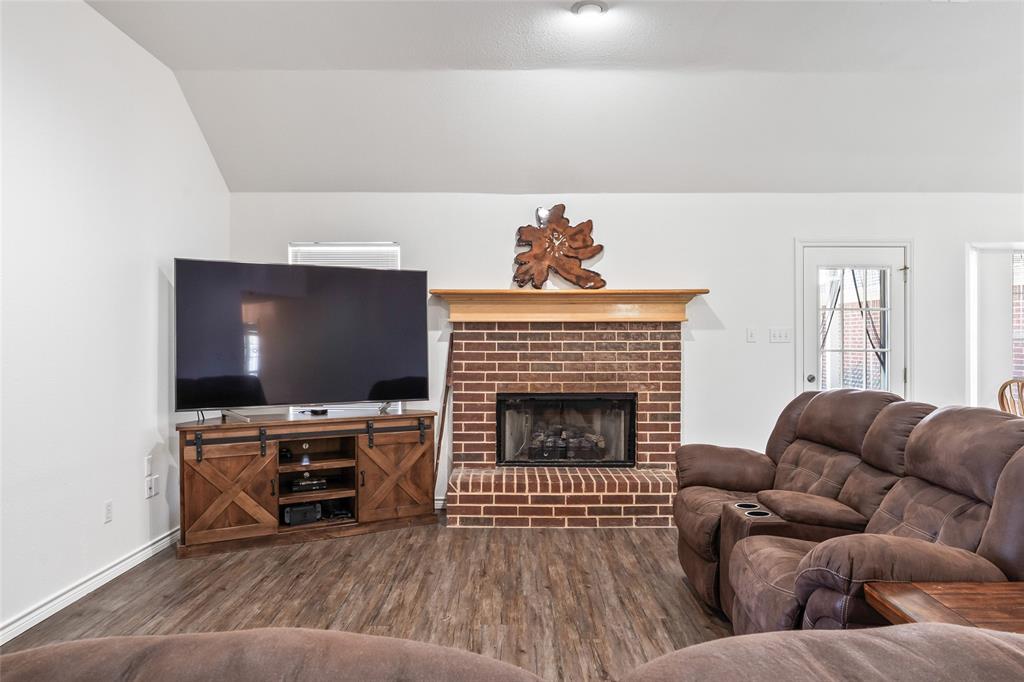 Gunter, Texas, 75058, United States, 4 Bedrooms Bedrooms, ,3 BathroomsBathrooms,Residential,For Sale,1914134