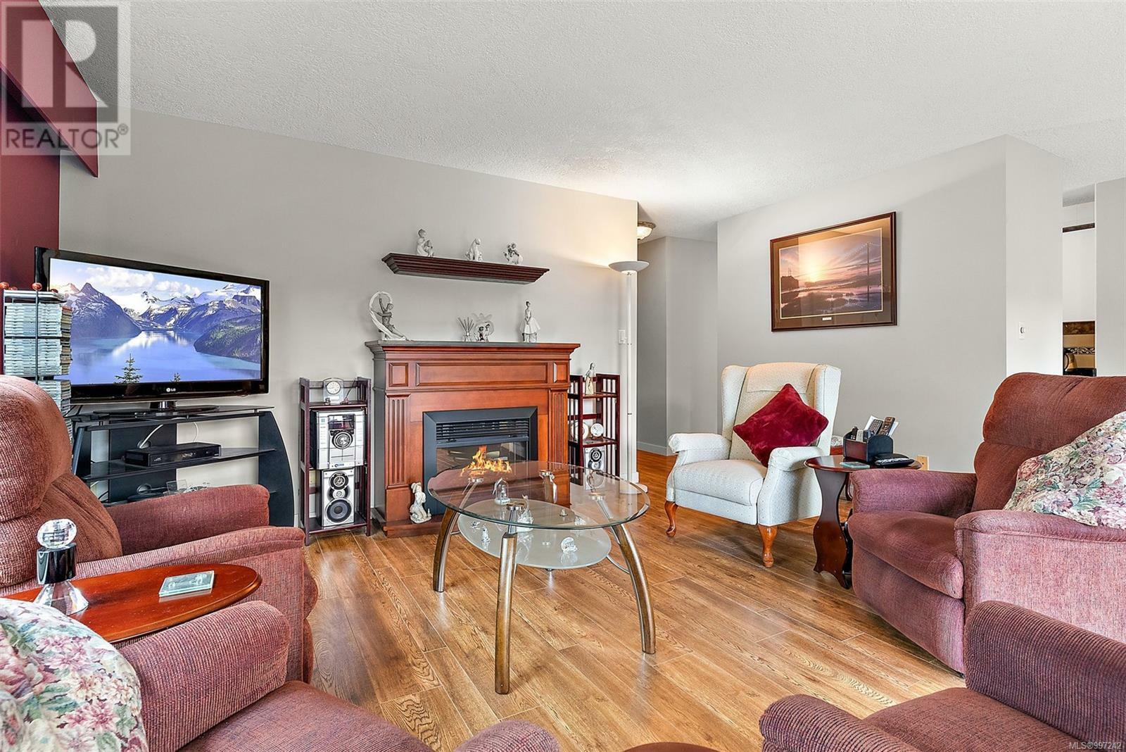 VICTORIA, British Columbia, V8T 3S7, CA, 2 Bedrooms Bedrooms, ,2 BathroomsBathrooms,Residential,For Sale,1875643