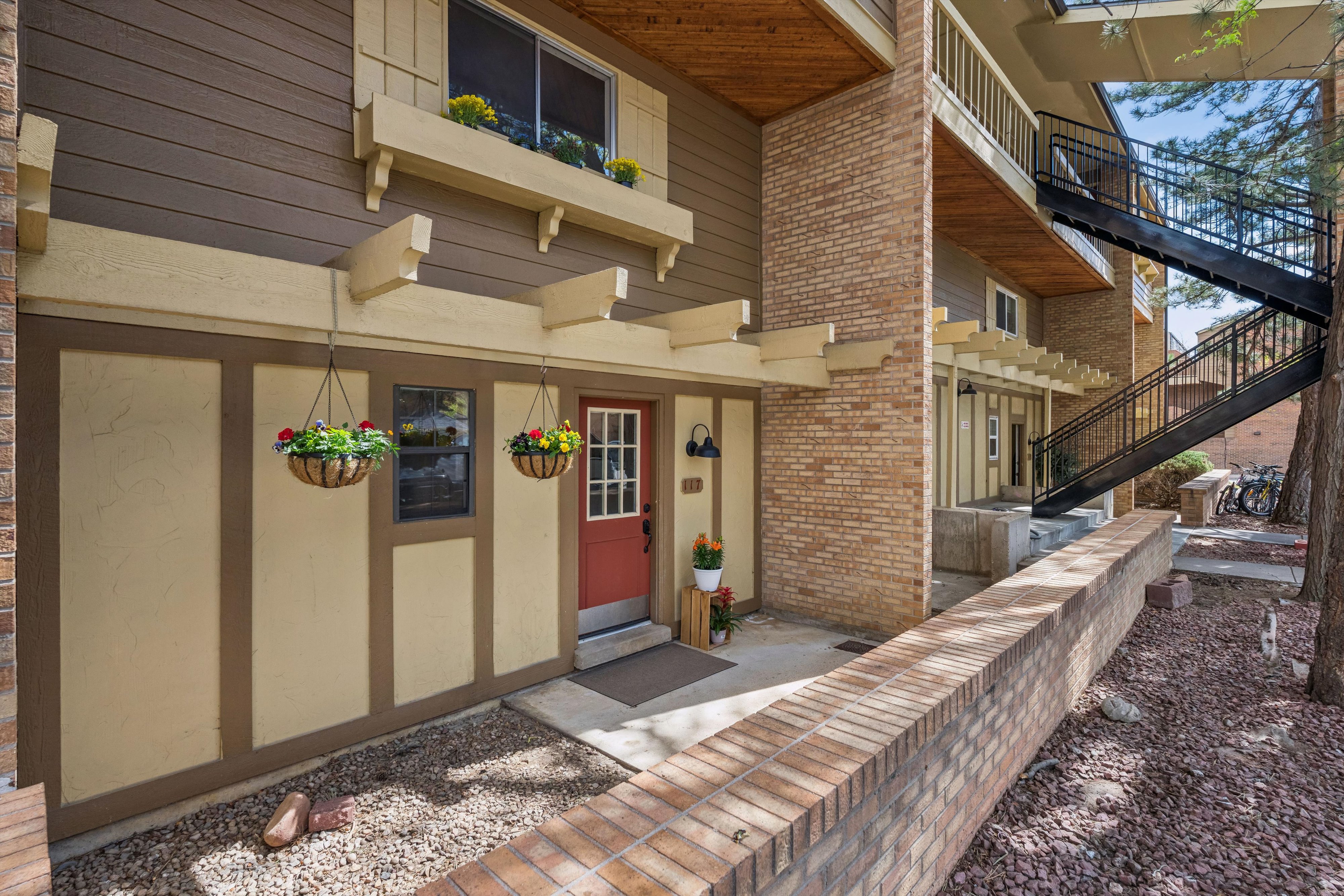  Tastefully Remodeled 3-Bedroom Condo Just Steps from CU Boulder - 物件實景