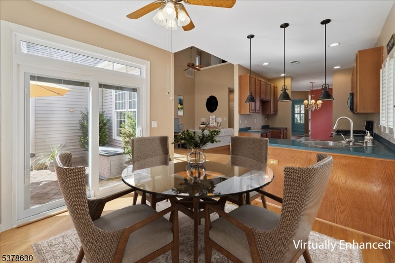 Franklin Twp., New Jersey, 08873, United States, 2 Bedrooms Bedrooms, ,3 BathroomsBathrooms,Residential,For Sale,1940389