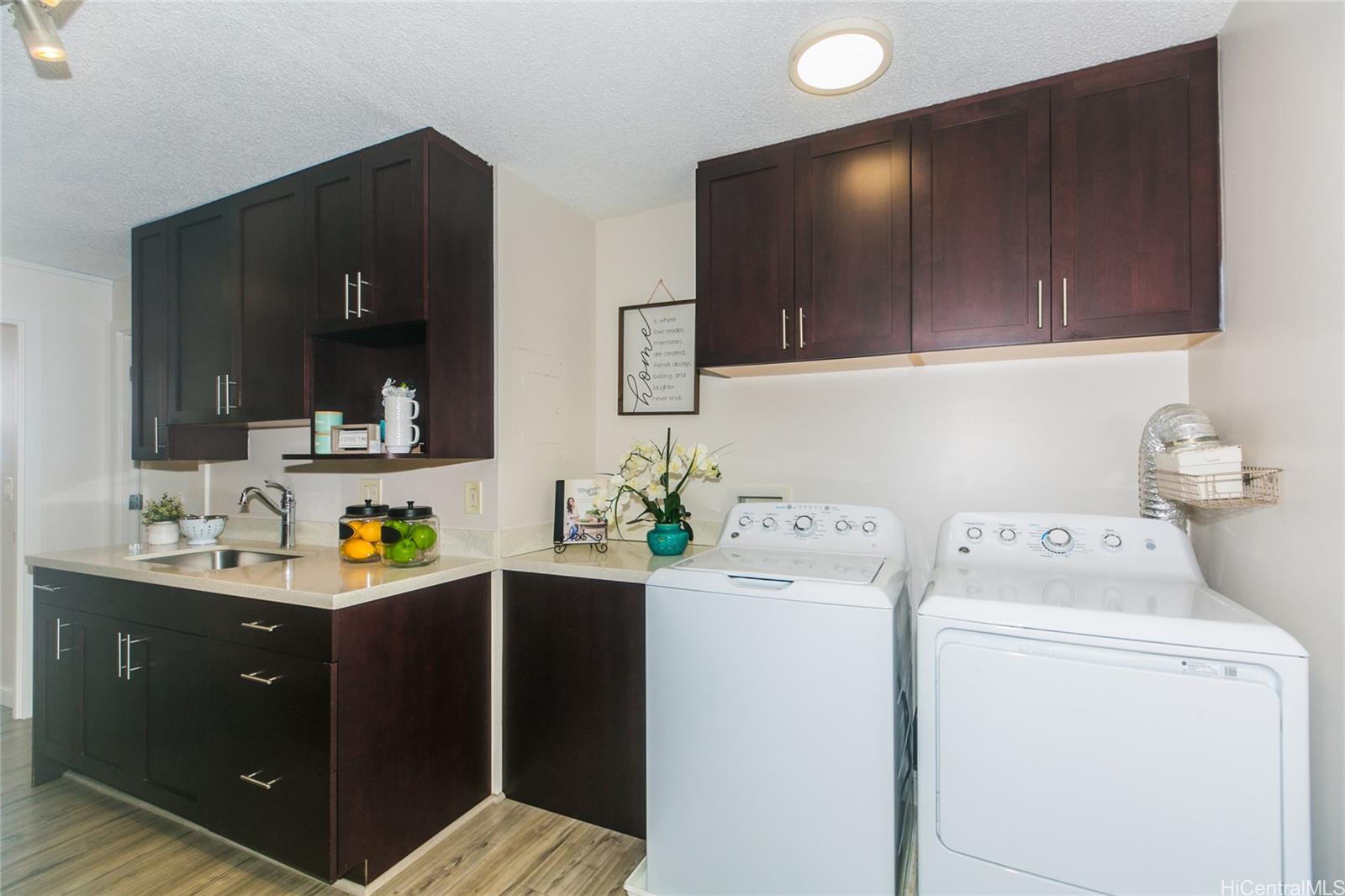 2442 Kuhio Avenue Unit 902, Honolulu, Hawaii, 96815, United States, 2 Bedrooms Bedrooms, ,2 BathroomsBathrooms,Residential,For Sale,2442 Kuhio Avenue Unit 902,1640270