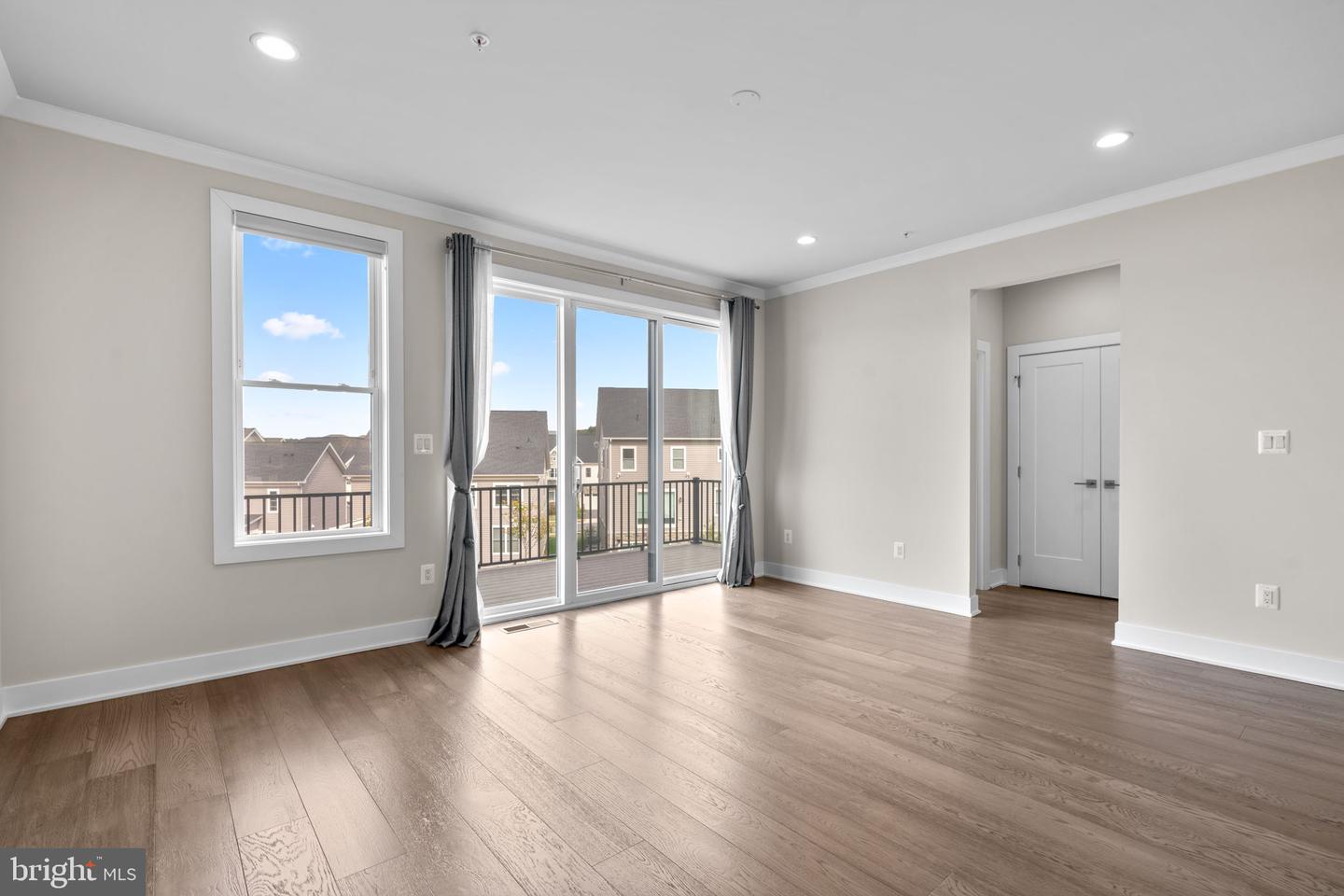Ellicott City, Maryland, 21042, United States, 3 Bedrooms Bedrooms, ,4 BathroomsBathrooms,Residential,For Sale,1933185