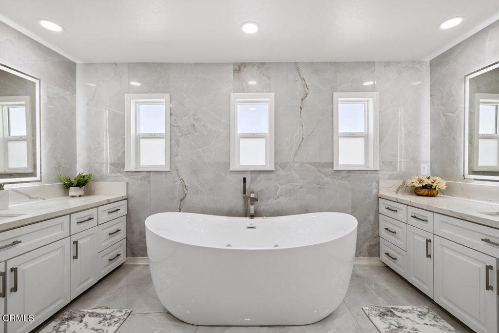 Oxnard, California, 93030, United States, 4 Bedrooms Bedrooms, ,3 BathroomsBathrooms,Residential,For Sale,1921863