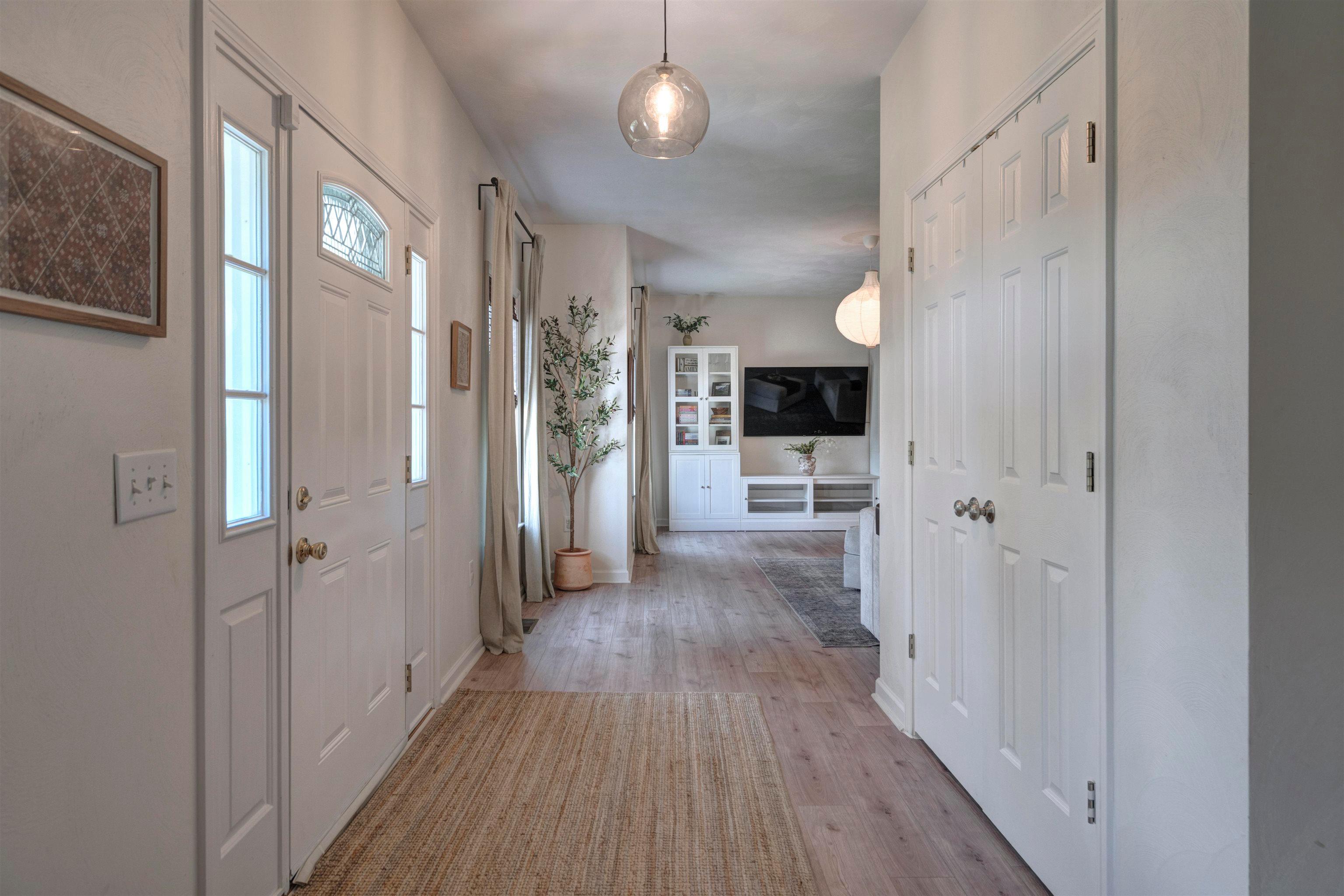 Christiansburg, Virginia, 24073, United States, 4 Bedrooms Bedrooms, ,4 BathroomsBathrooms,Residential,For Sale,1940345