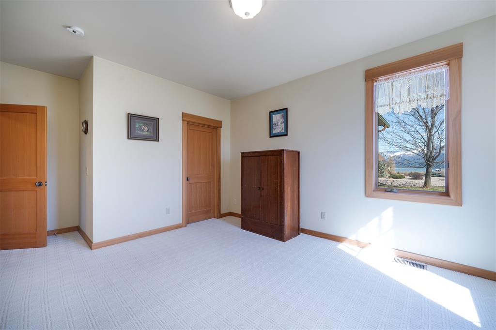 Polson, Montana, 59860, United States, 4 Bedrooms Bedrooms, ,4 BathroomsBathrooms,Residential,For Sale,1930633