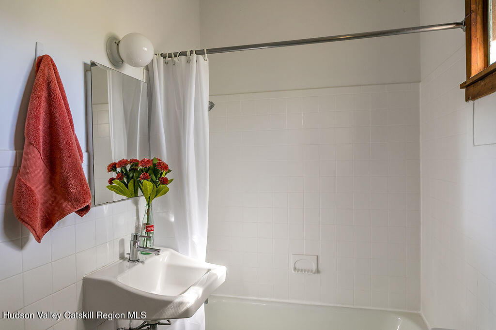 Woodstock, New York, 12498, United States, 2 Bedrooms Bedrooms, ,3 BathroomsBathrooms,Residential,For Sale,1965588