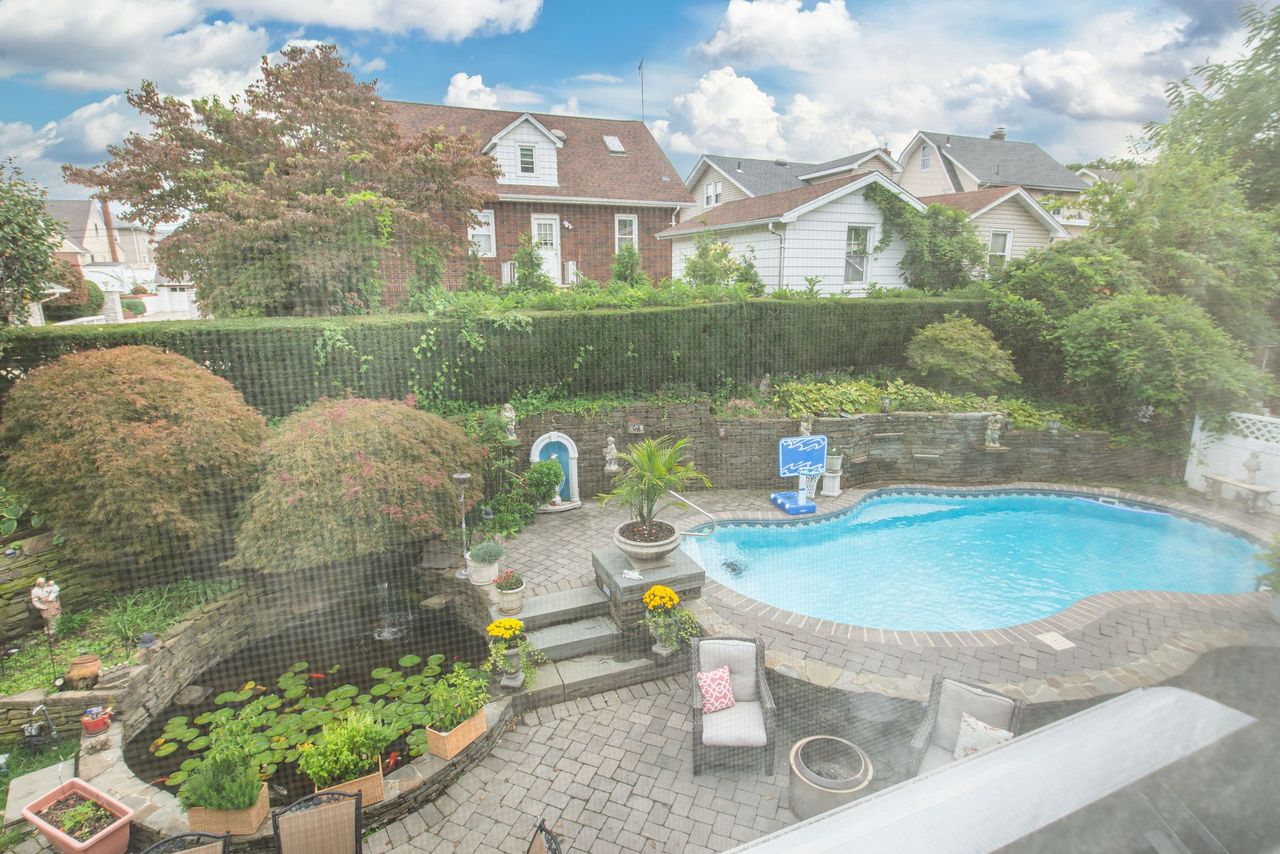 Wood Ridge, New Jersey, 07075, United States, 4 Bedrooms Bedrooms, ,4 BathroomsBathrooms,Residential,For Sale,1978112