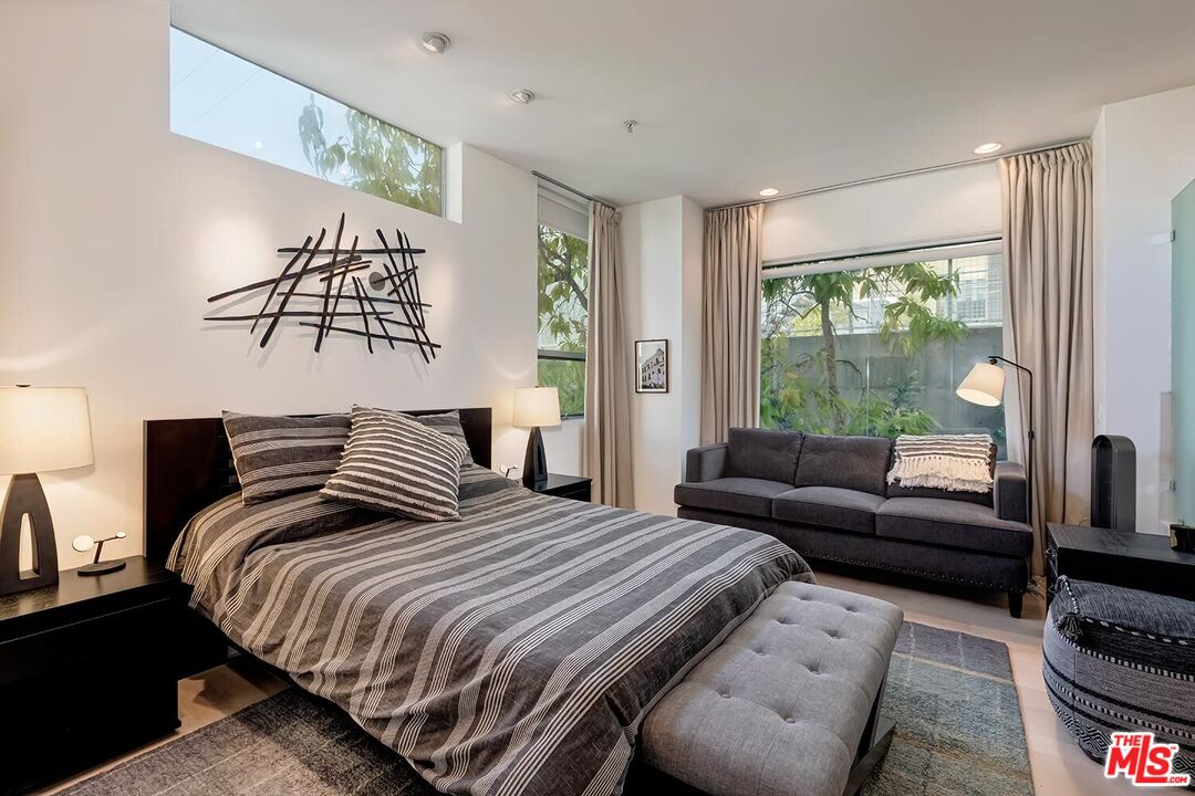 West Hollywood, California, 90069, United States, 2 Bedrooms Bedrooms, ,2 BathroomsBathrooms,Residential,For Sale,2000486