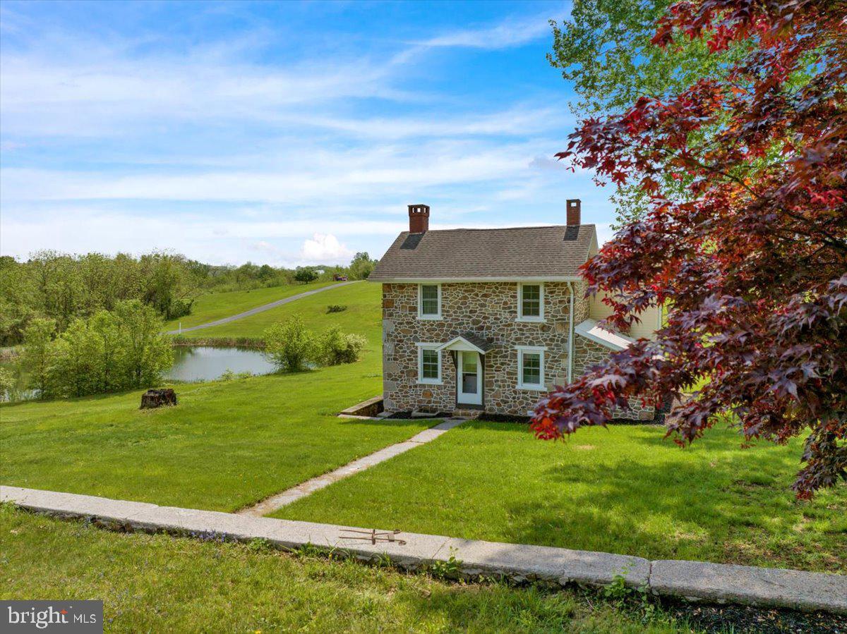 Mohrsville, Pennsylvania, 19541, United States, 4 Bedrooms Bedrooms, ,2 BathroomsBathrooms,Residential,For Sale,1827431