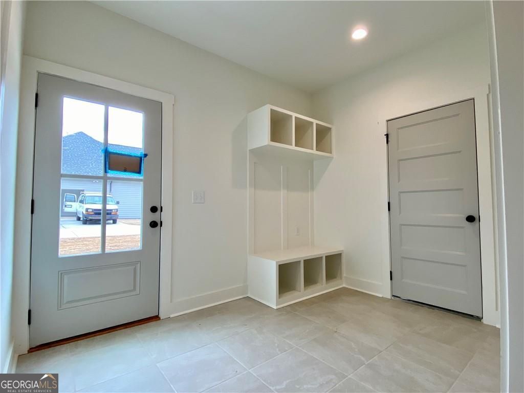 Gainesville, Georgia, 30506, United States, 5 Bedrooms Bedrooms, ,6 BathroomsBathrooms,Residential,For Sale,1908175