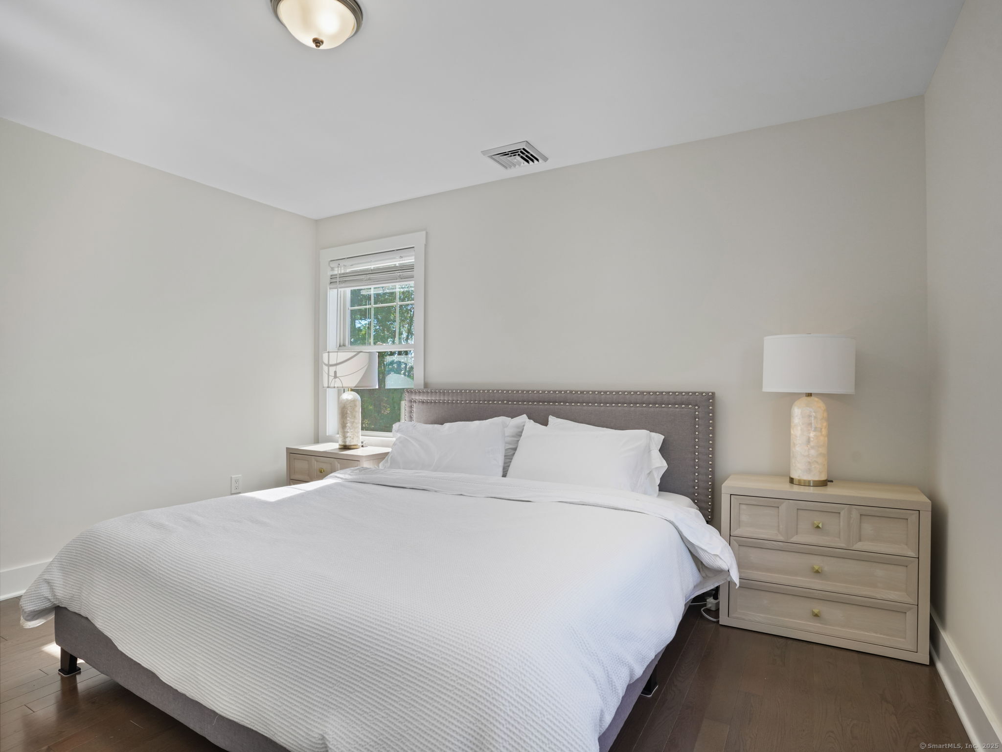 Fairfield, Connecticut, 06825, United States, 3 Bedrooms Bedrooms, ,3 BathroomsBathrooms,Residential,For Sale,1964162