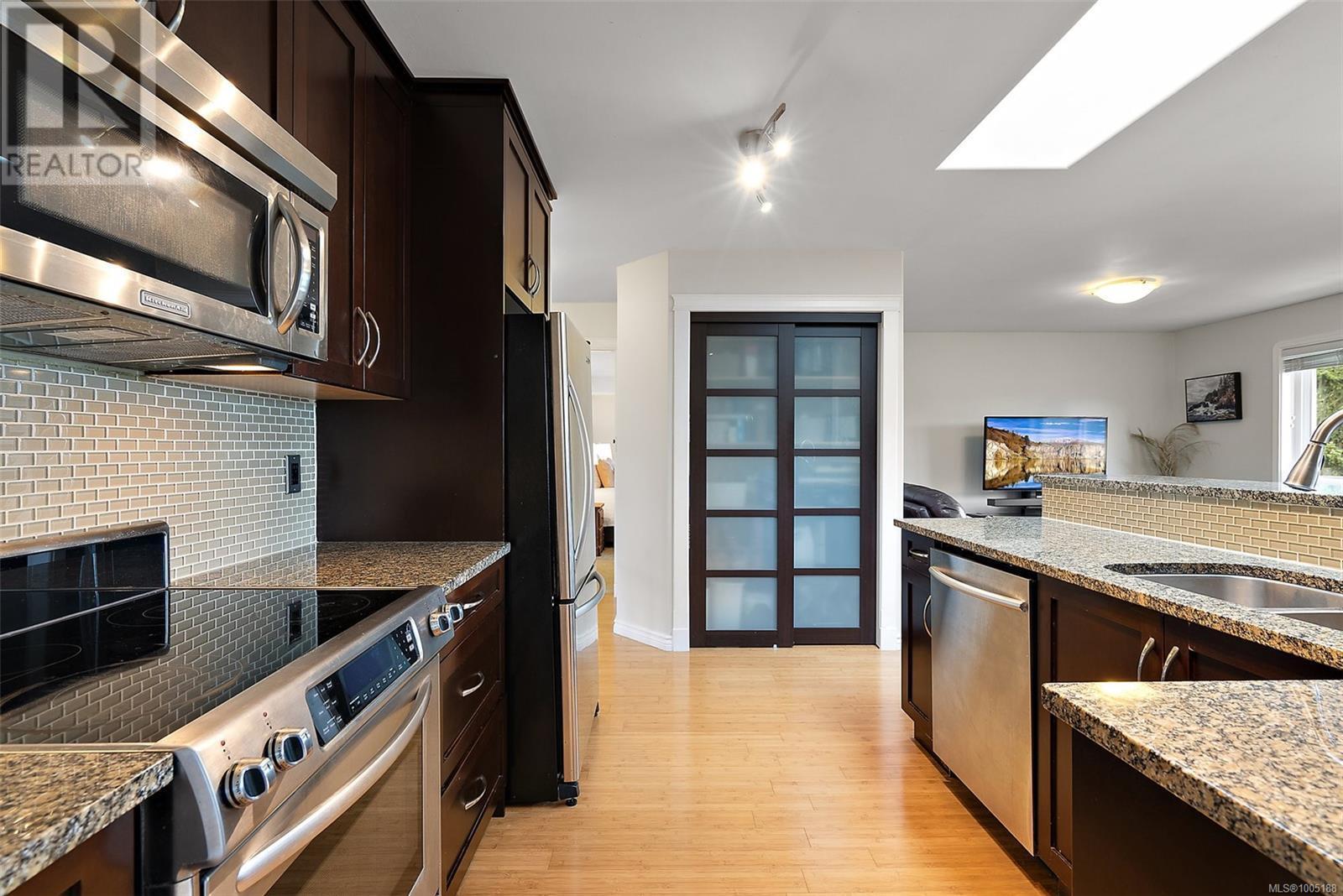 LANGFORD, British Columbia, V9B 5V3, CA, 5 Bedrooms Bedrooms, ,4 BathroomsBathrooms,Residential,For Sale,1891160
