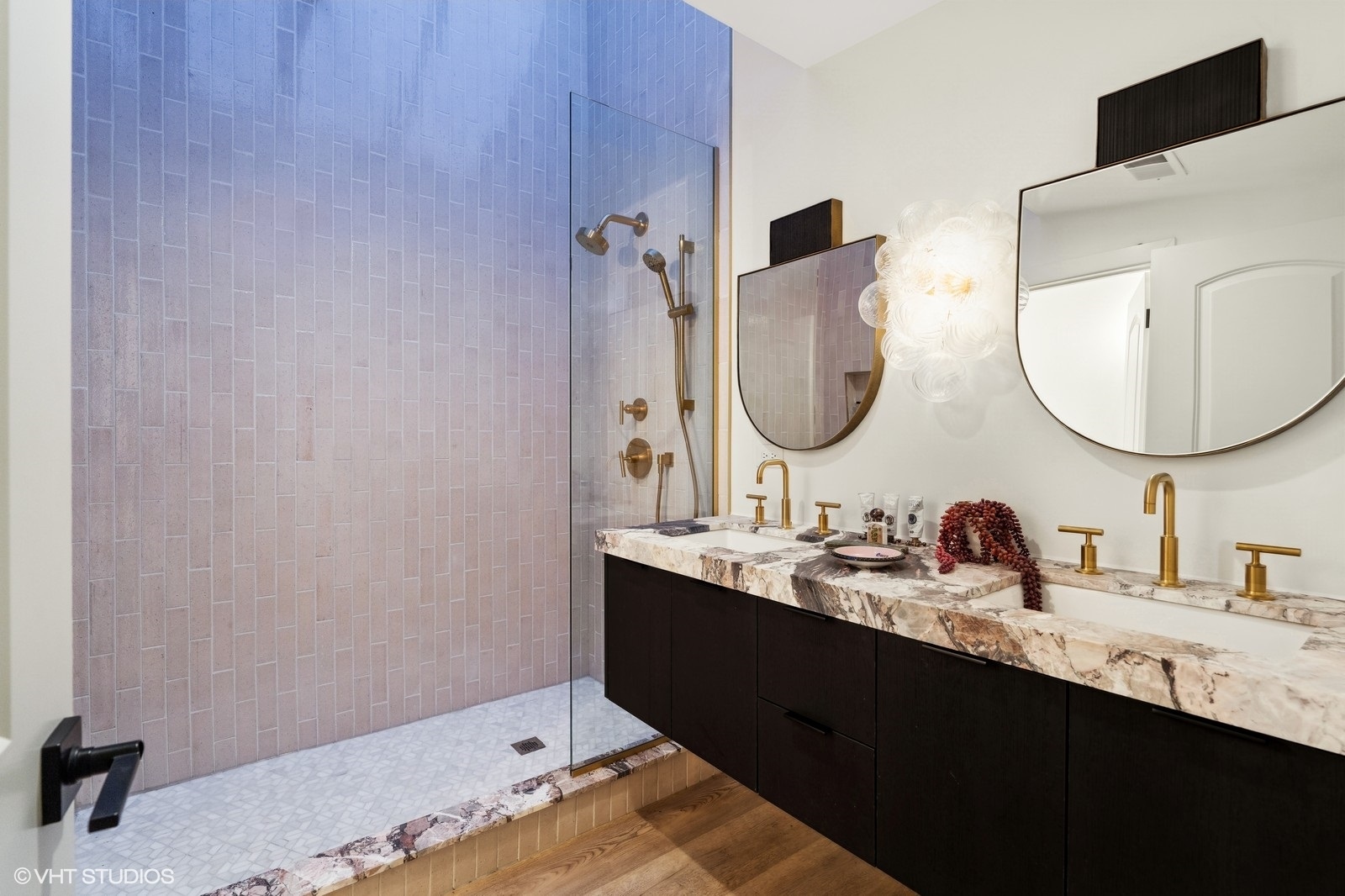 Chicago, Illinois, 60639, United States, 4 Bedrooms Bedrooms, ,4 BathroomsBathrooms,Residential,For Sale,1942244