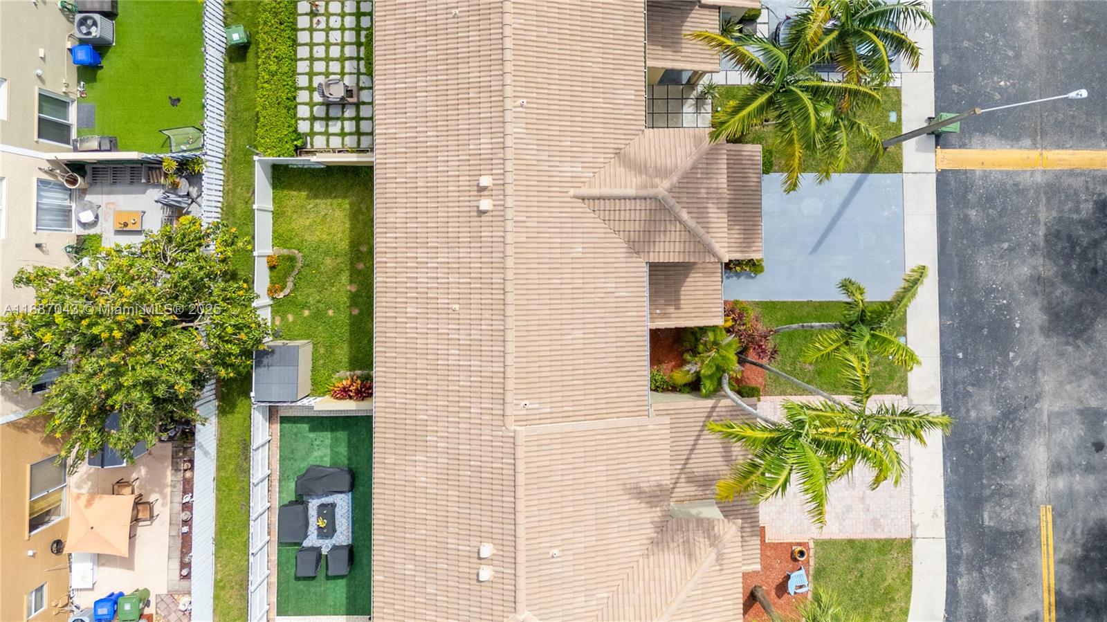 Pembroke Pines, Florida, 33028, United States, 3 Bedrooms Bedrooms, ,3 BathroomsBathrooms,Residential,For Sale,1958356