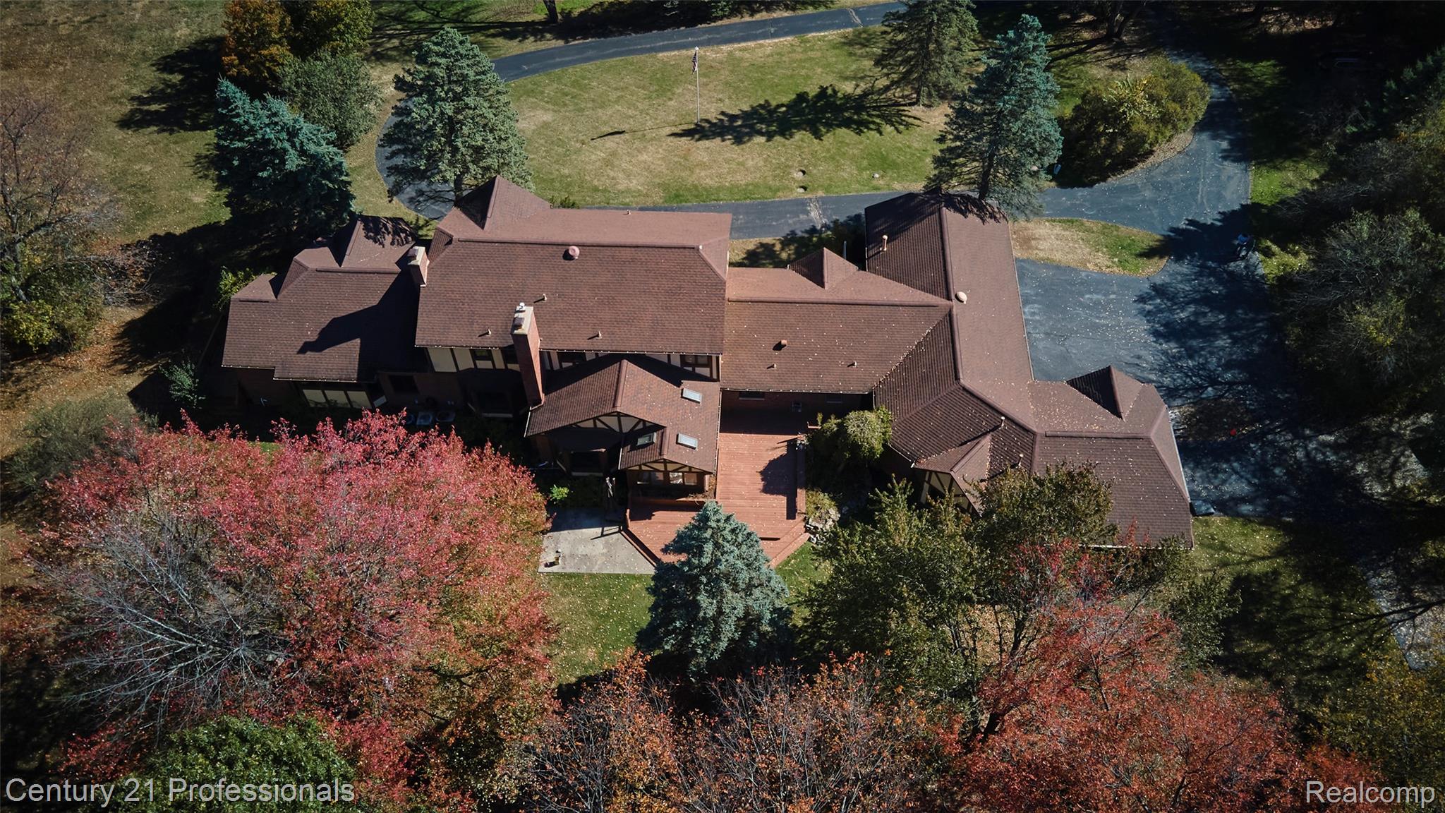 Rochester, Michigan, 48306, United States, 5 Bedrooms Bedrooms, ,6 BathroomsBathrooms,Residential,For Sale,1987117