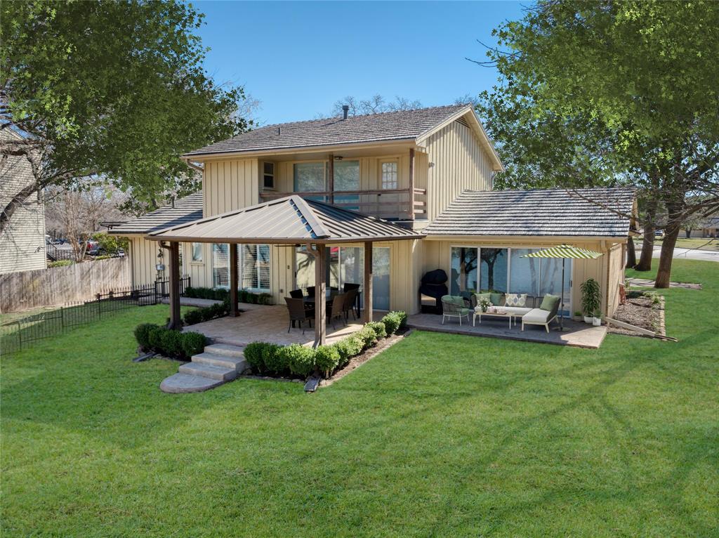 Azle, Texas, 76020, United States, 3 Bedrooms Bedrooms, ,4 BathroomsBathrooms,Residential,For Sale,1977606