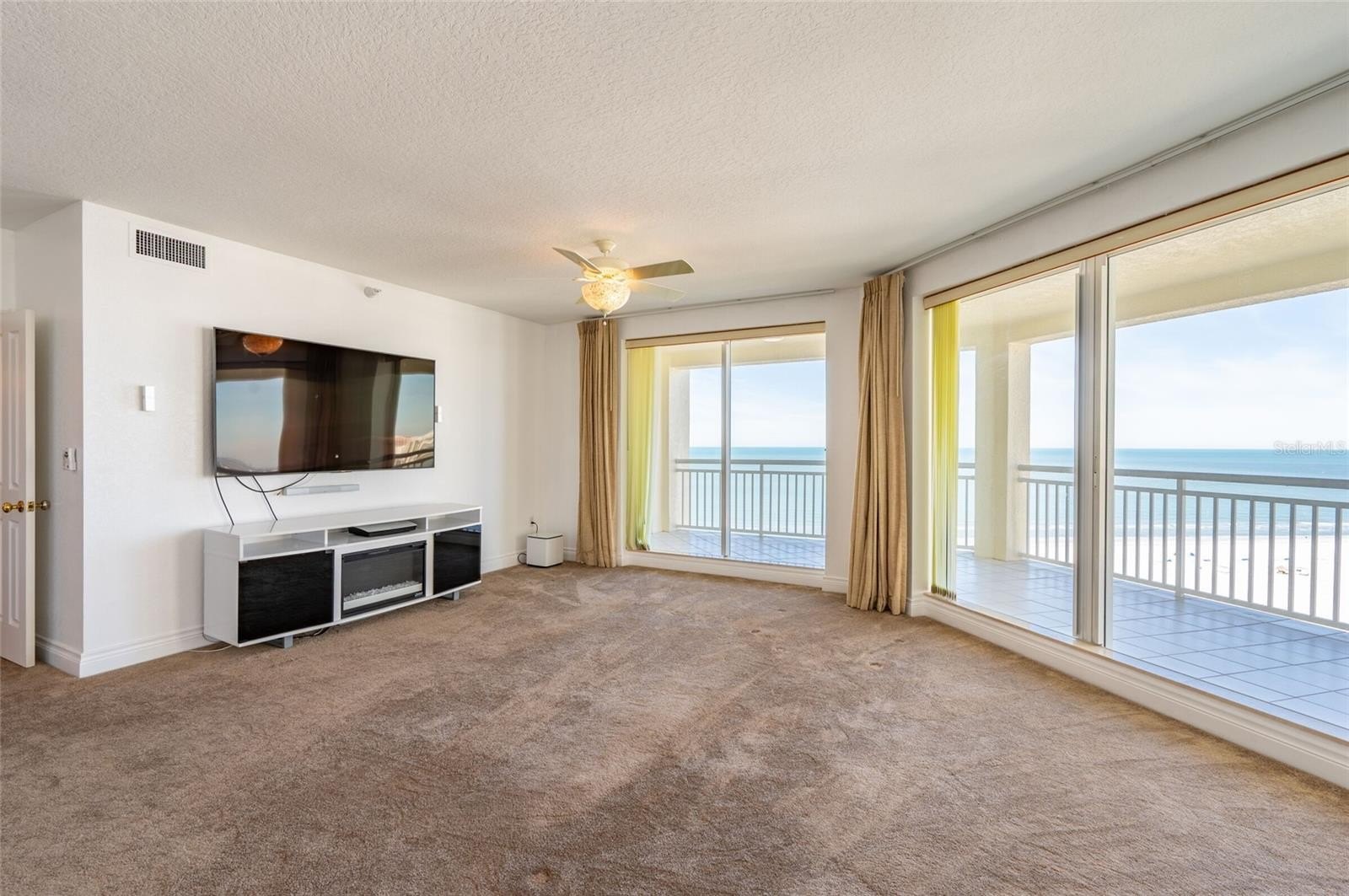 CLEARWATER BEACH, Florida, 33767, United States, 3 Bedrooms Bedrooms, ,3 BathroomsBathrooms,Residential,For Sale,2013097