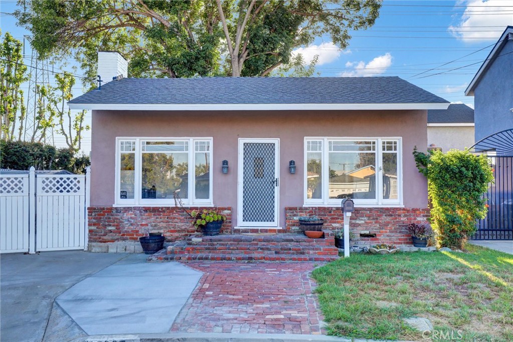 Lakewood, California, 90713, United States, 2 Bedrooms Bedrooms, ,1 BathroomBathrooms,Residential,For Sale,1943590