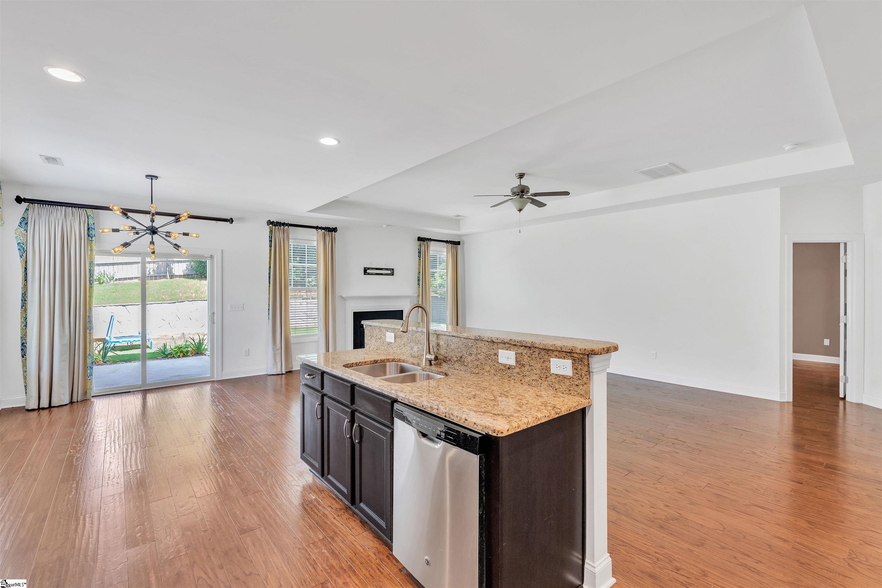 Greenville, South Carolina, 29615, United States, 5 Bedrooms Bedrooms, ,4 BathroomsBathrooms,Residential,For Sale,1827881