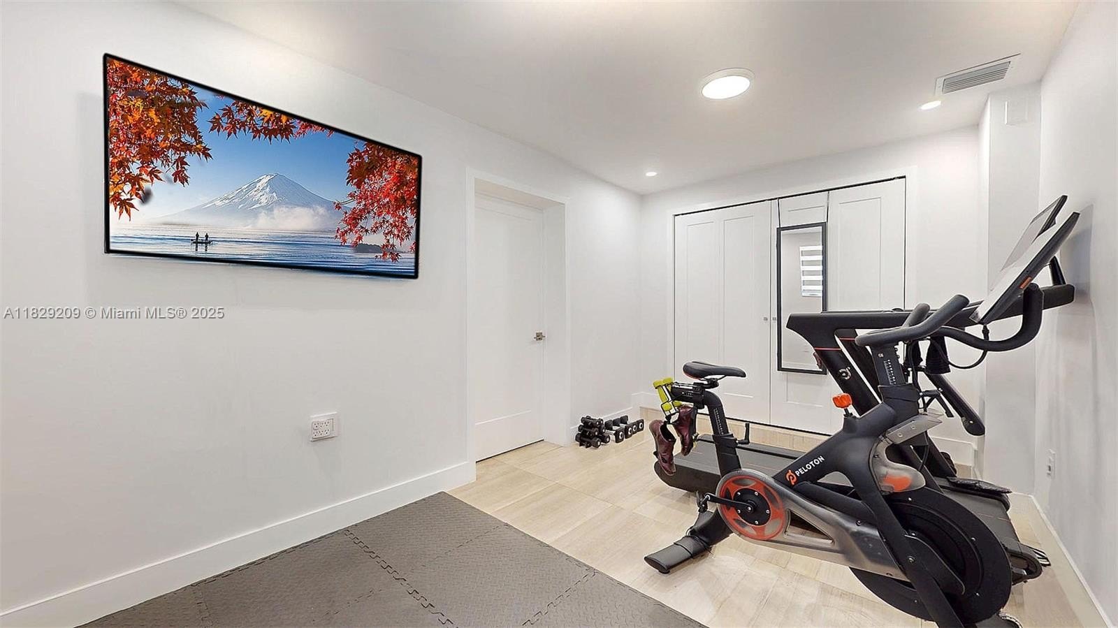 Coral Gables, Florida, 33134, United States, 4 Bedrooms Bedrooms, ,3 BathroomsBathrooms,Residential,For Sale,1976350