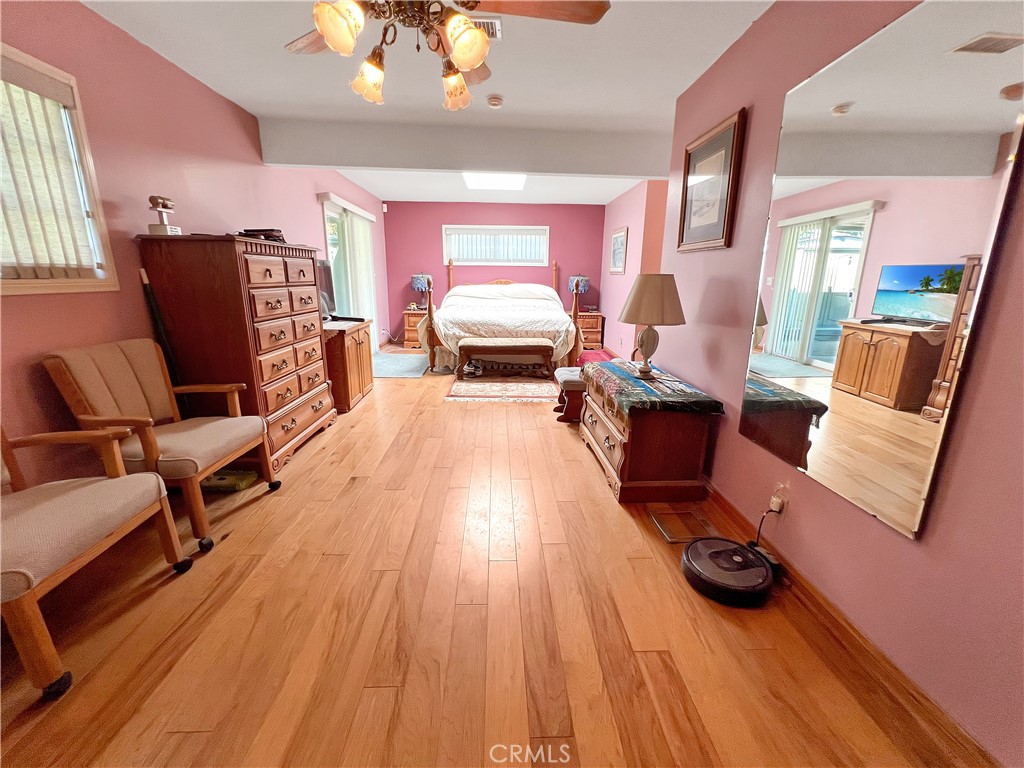 Santa Ana, California, 92701, United States, 4 Bedrooms Bedrooms, ,2 BathroomsBathrooms,Residential,For Sale,1940678
