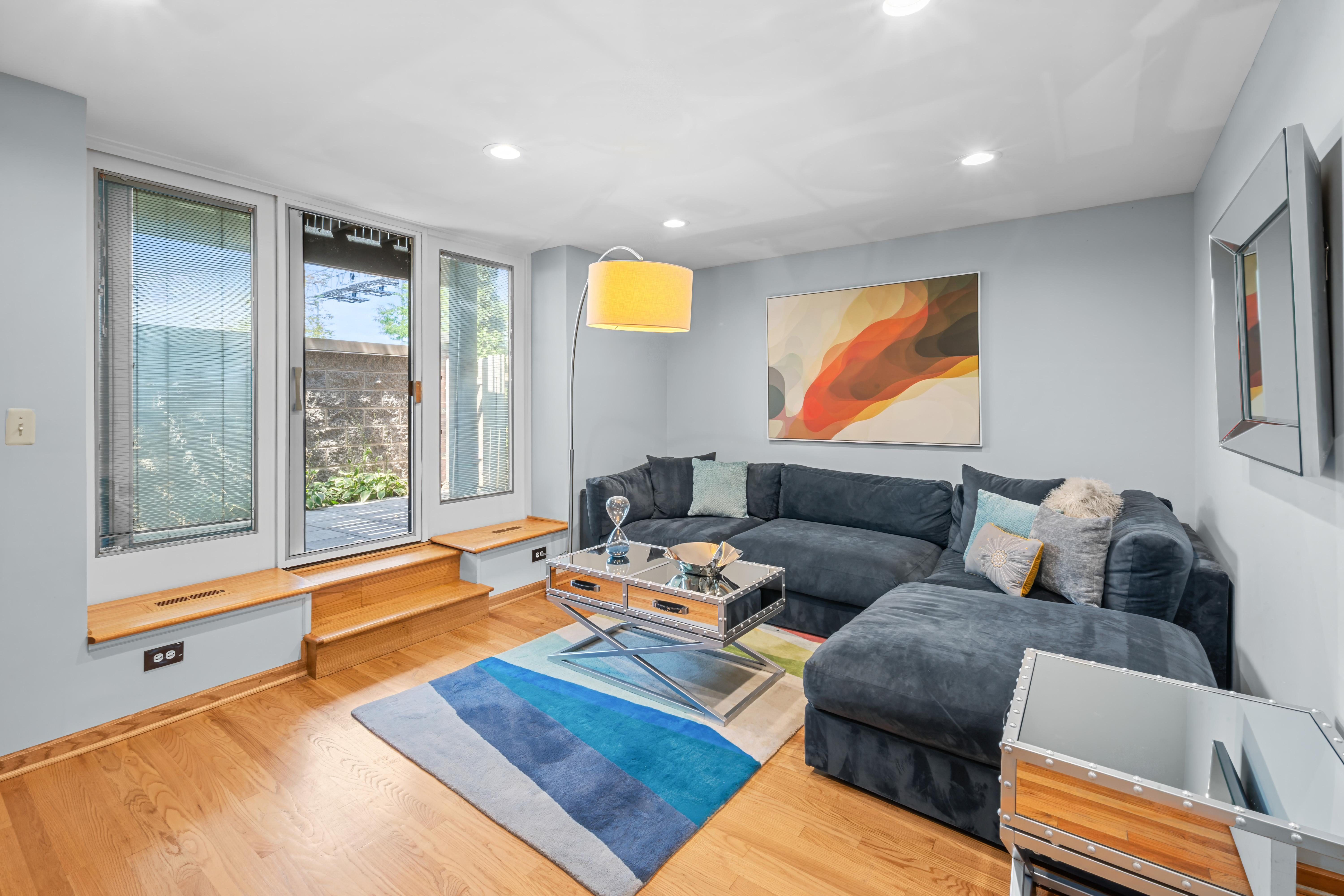  Impeccably Renovated Four-story Townhome - 物件實景