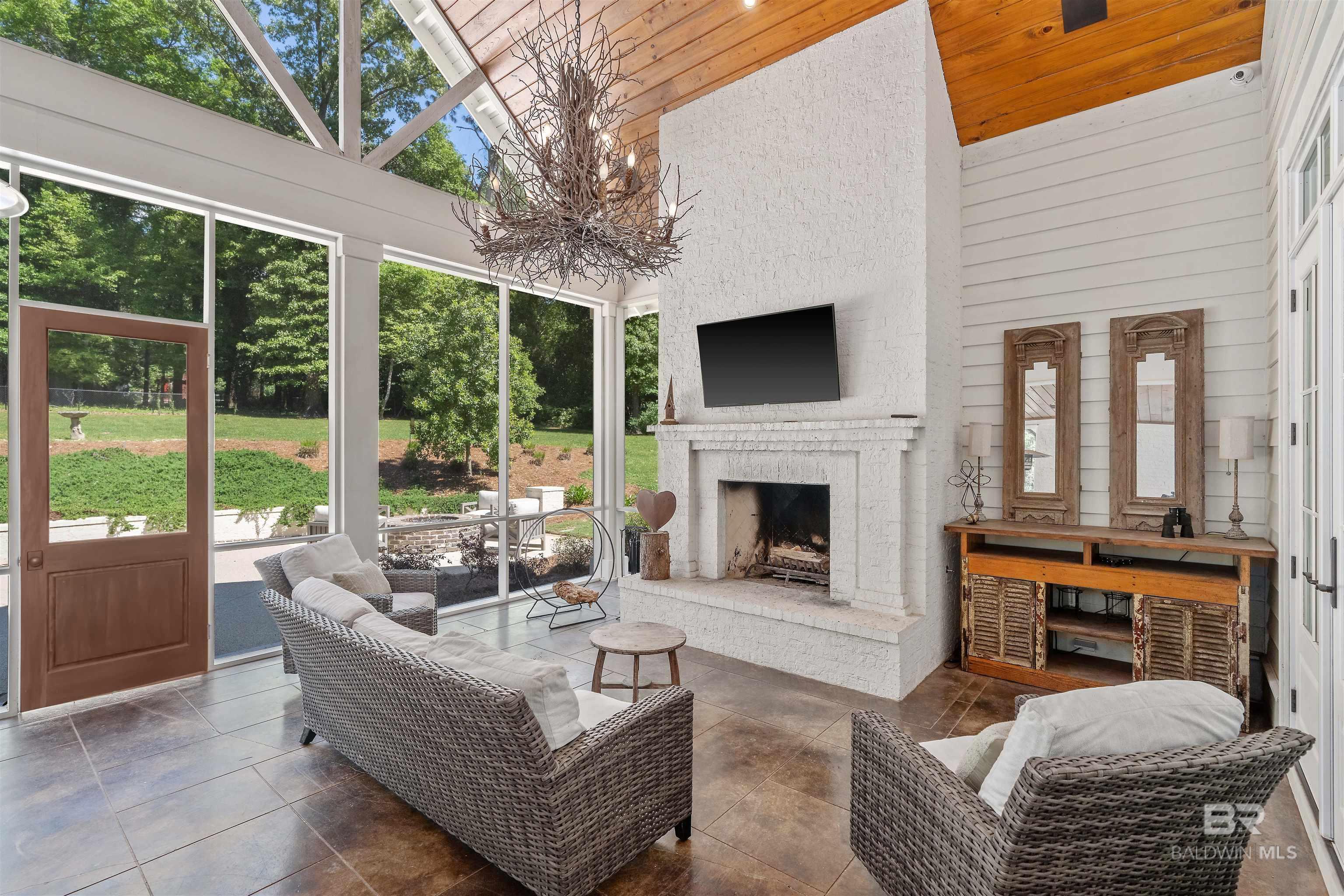 Fairhope, Alabama, 36532, United States, 4 Bedrooms Bedrooms, ,5 BathroomsBathrooms,Residential,For Sale,1805402