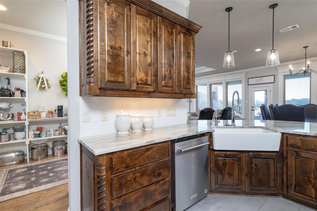 Weatherford, Texas, 76088, United States, 3 Bedrooms Bedrooms, ,2 BathroomsBathrooms,Residential,For Sale,1976944