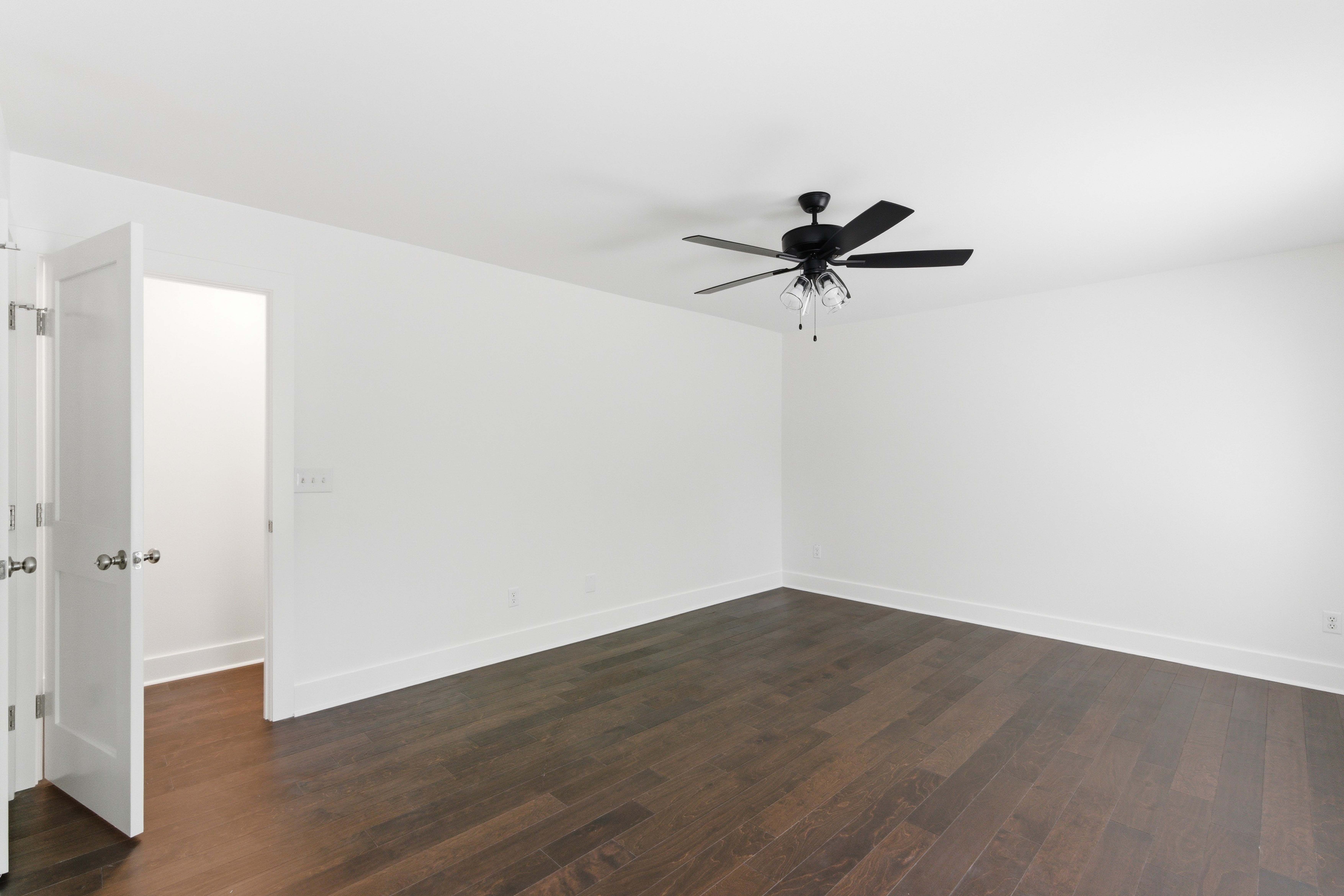  2143 Pinehurst Avenue - 物件實景