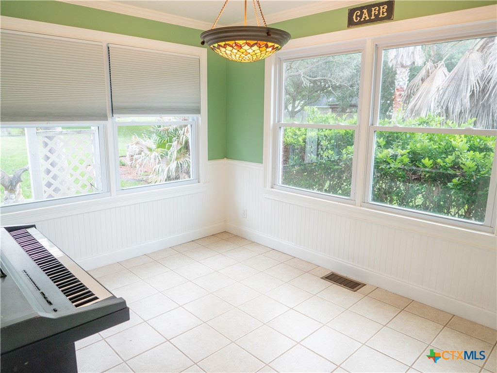 Victoria, Texas, 77905, United States, 5 Bedrooms Bedrooms, ,4 BathroomsBathrooms,Residential,For Sale,1989033