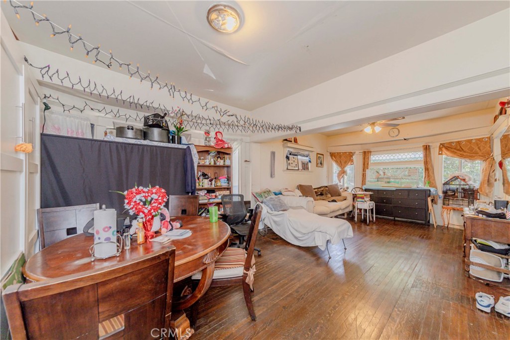 Los Angeles, California, 90018, United States, 3 Bedrooms Bedrooms, ,1 BathroomBathrooms,Residential,For Sale,1887928