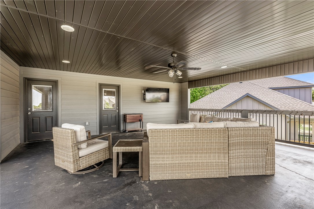 Fayetteville, Arkansas, 72704, United States, 3 Bedrooms Bedrooms, ,3 BathroomsBathrooms,Residential,For Sale,1901346