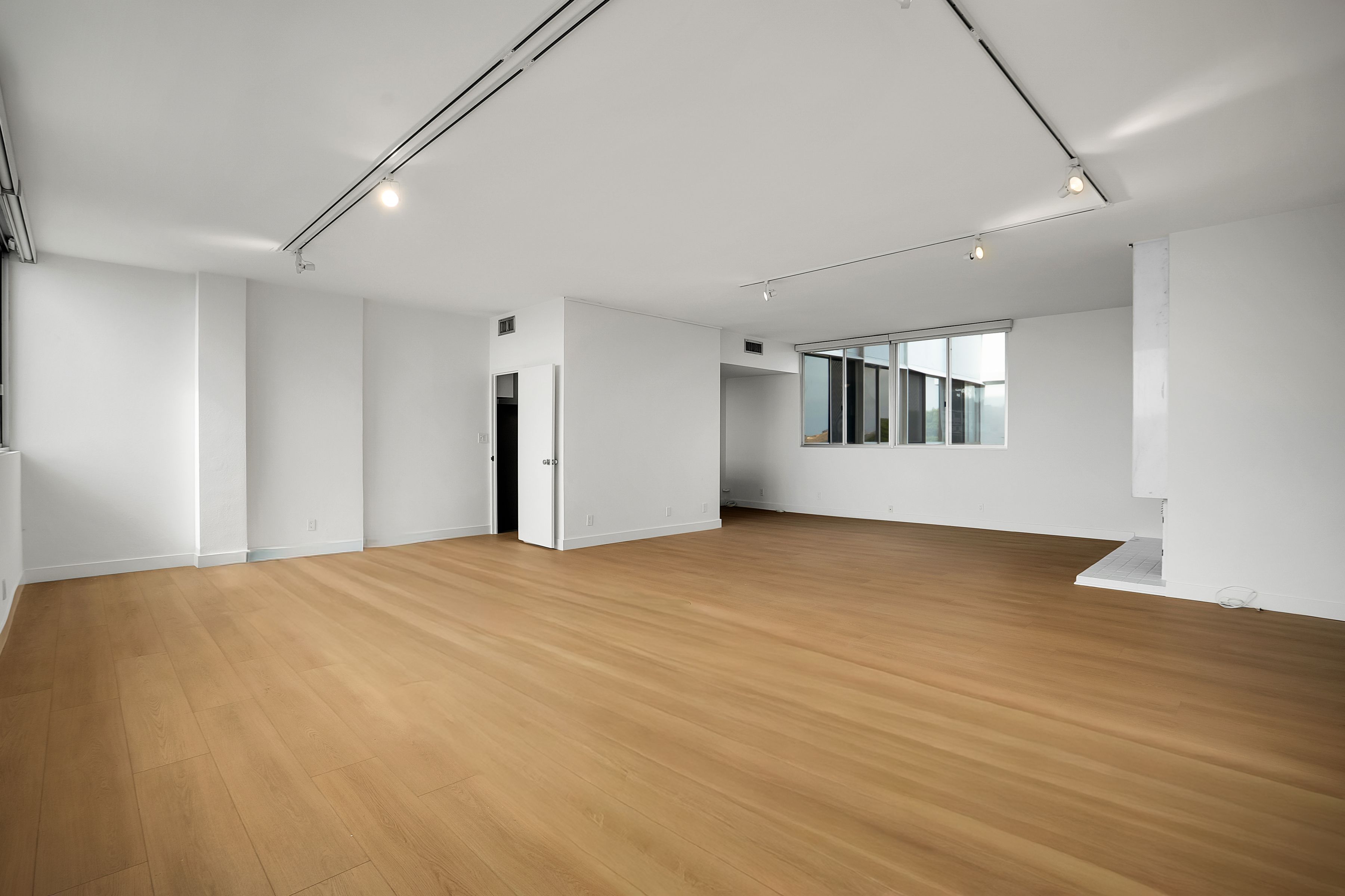  17352 W Sunset Blvd - 物件實景