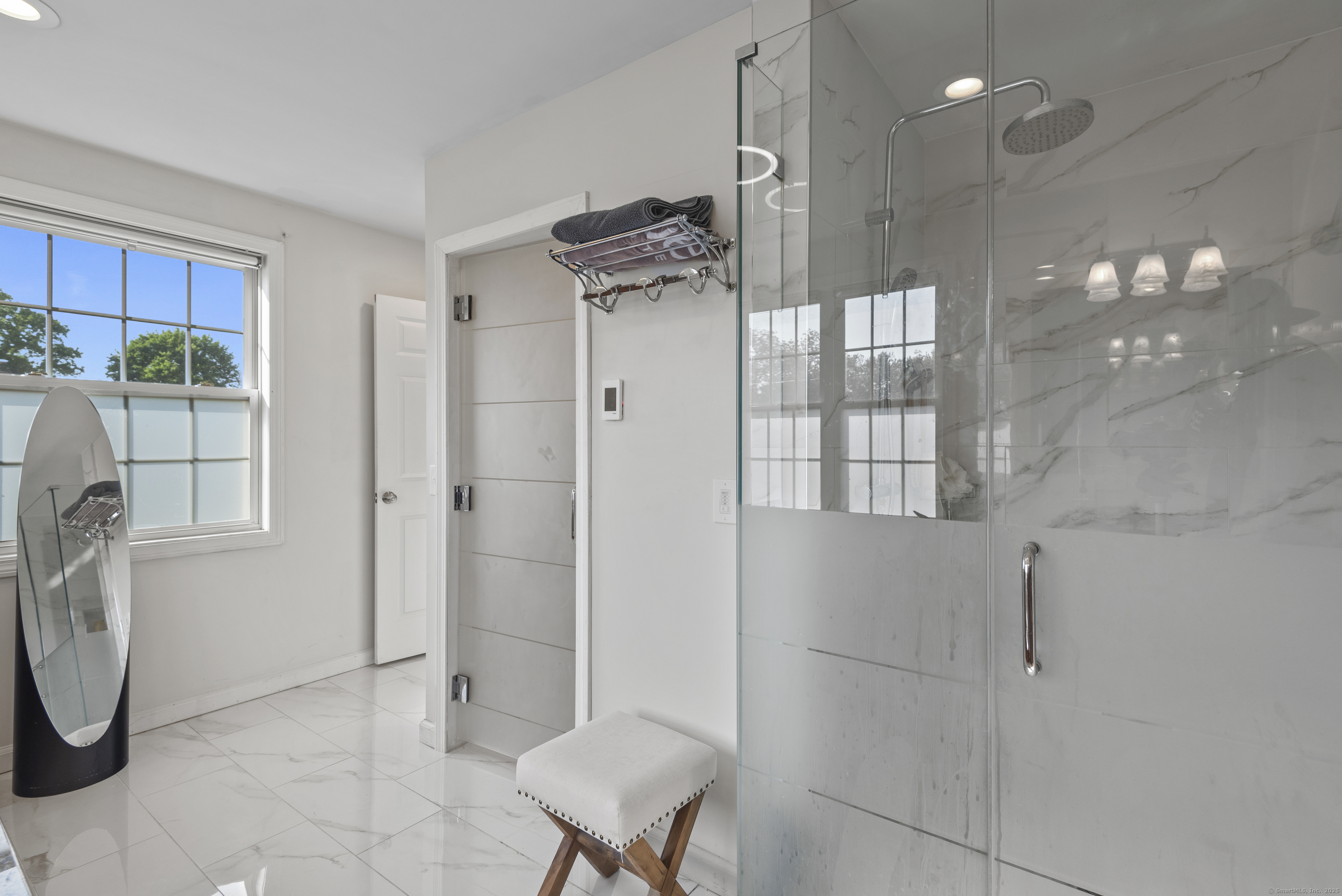 Milford, Connecticut, 06460, United States, 4 Bedrooms Bedrooms, ,3 BathroomsBathrooms,Residential,For Sale,1848853