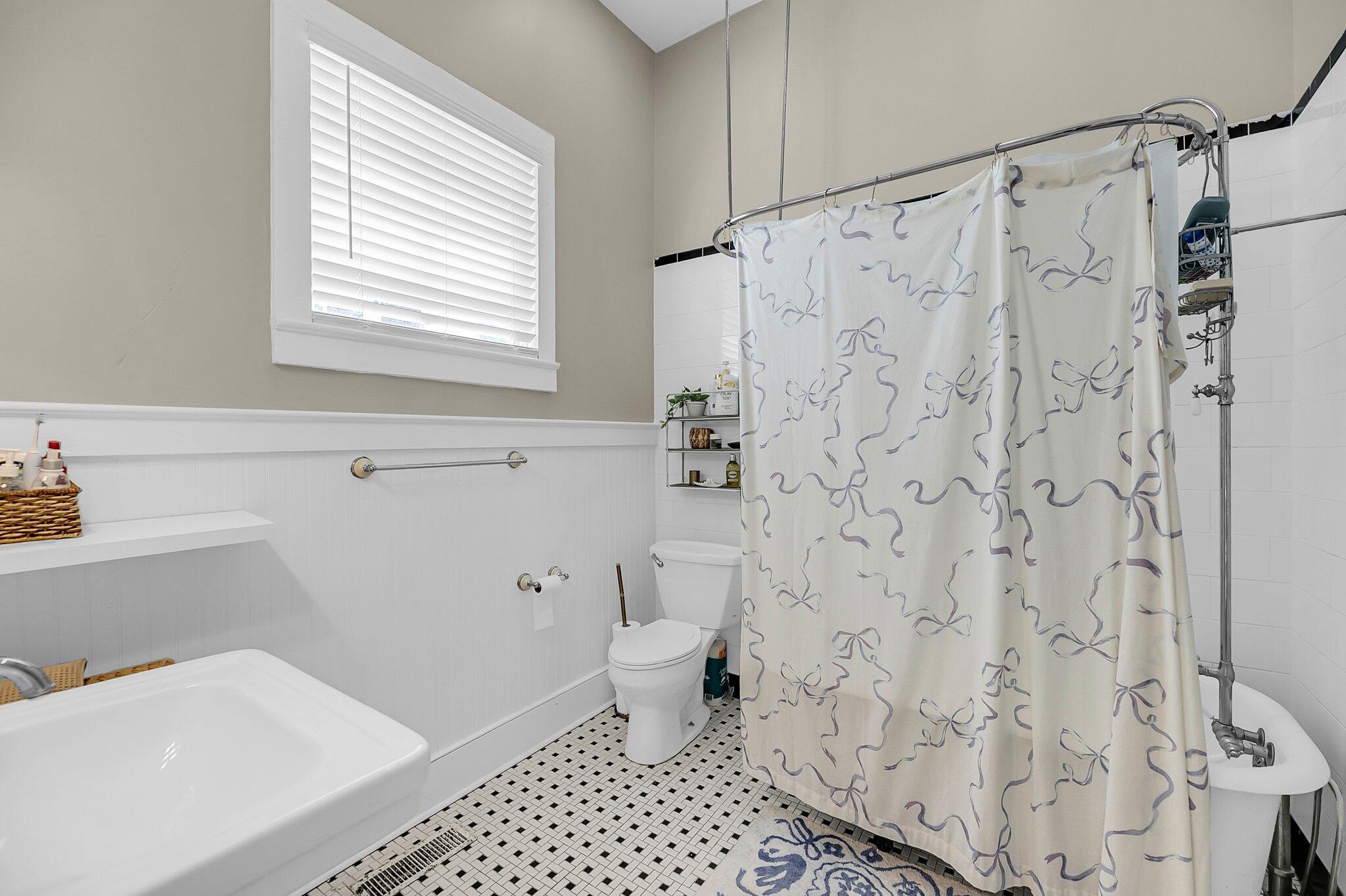 Charleston, South Carolina, 29403, United States, 3 Bedrooms Bedrooms, ,3 BathroomsBathrooms,Residential,For Sale,1875123