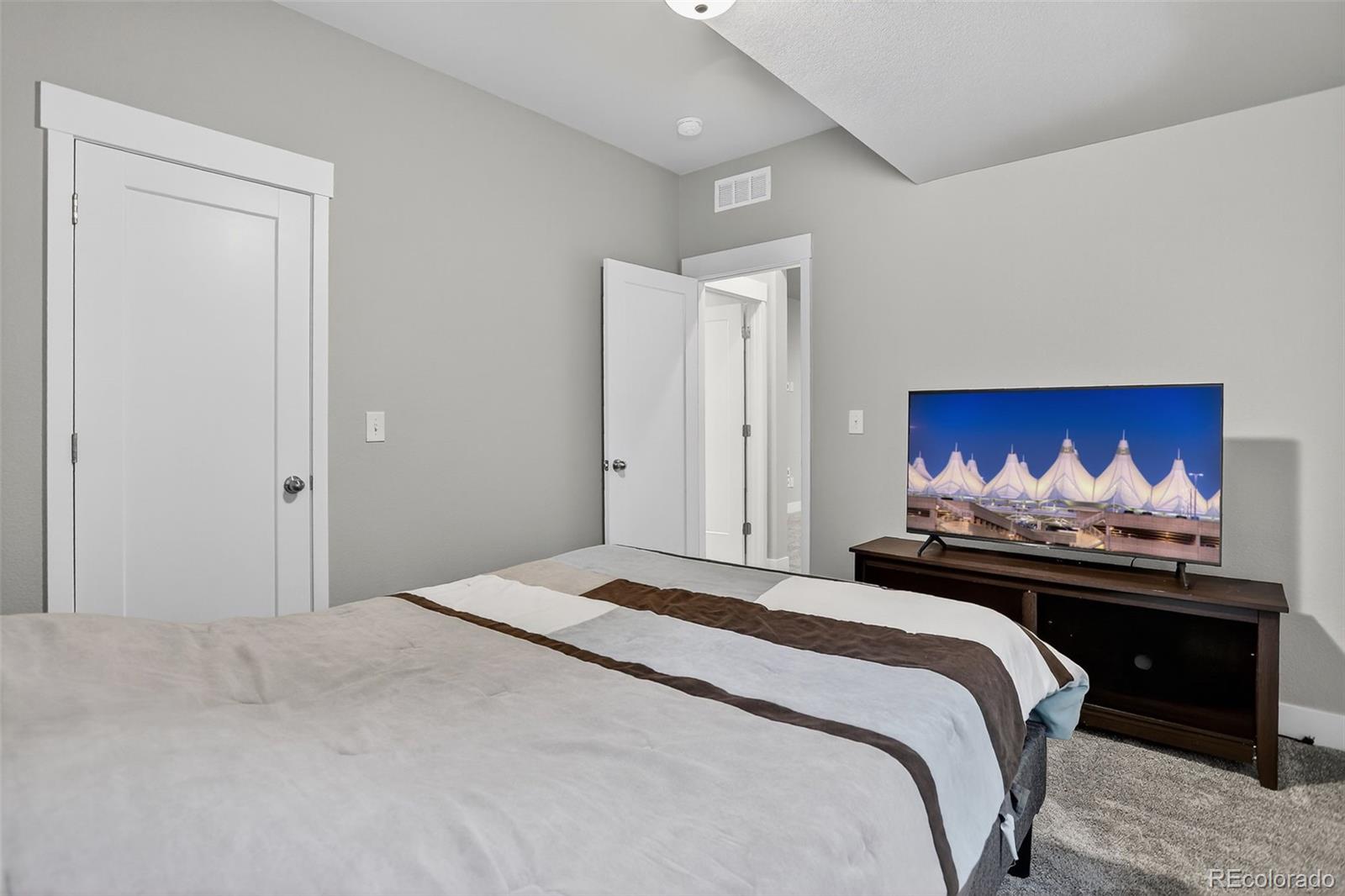 Aurora, Colorado, 80019, United States, 4 Bedrooms Bedrooms, ,3 BathroomsBathrooms,Residential,For Sale,1901325