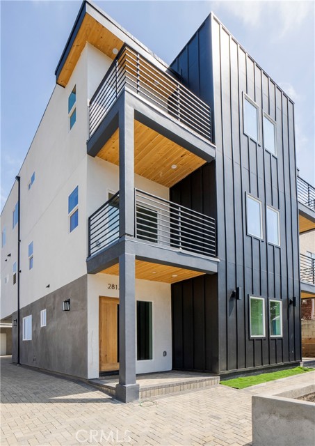 Los Angeles, California, 90023, United States, 22 Bedrooms Bedrooms, ,Residential,For Sale,1763548