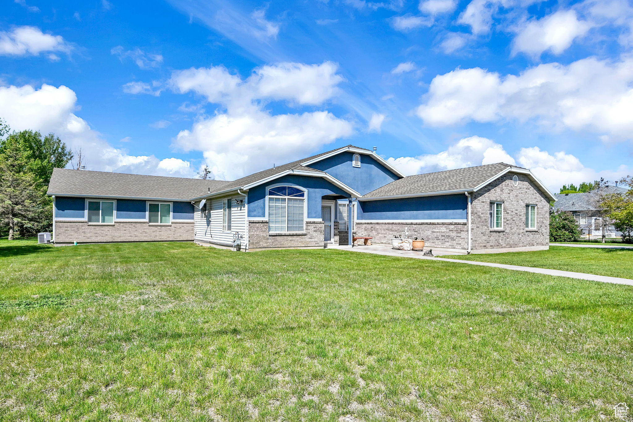 Farr West, Utah, 84404, United States, 4 Bedrooms Bedrooms, ,3 BathroomsBathrooms,Residential,For Sale,1865277