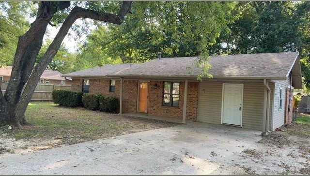 Locust St, Farmington, AR 72730